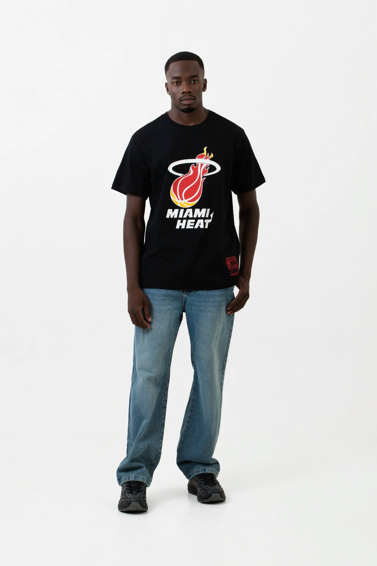CAMISETA MANGA CORTA COLOR NEGRO