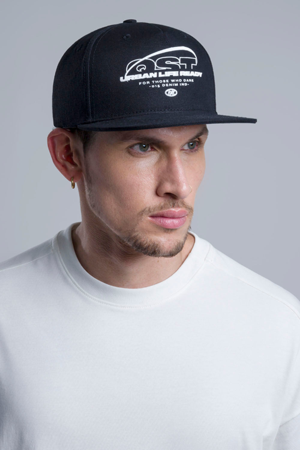 GORRA PLANA COLOR NEGRO