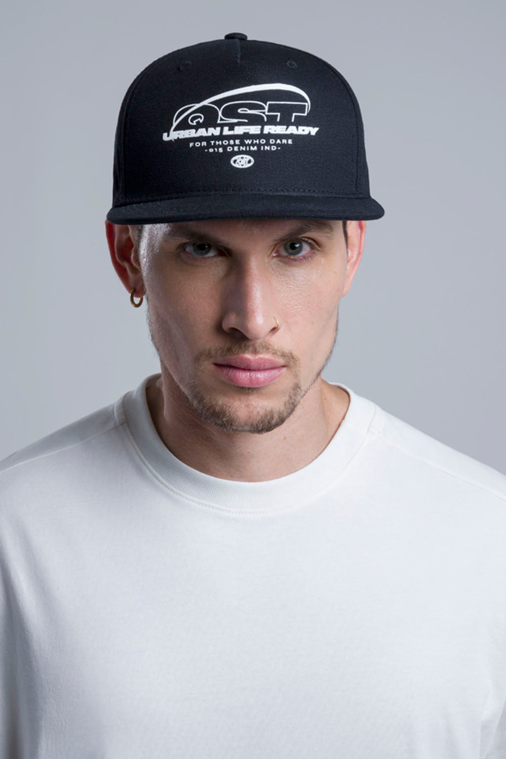 GORRA PLANA COLOR NEGRO