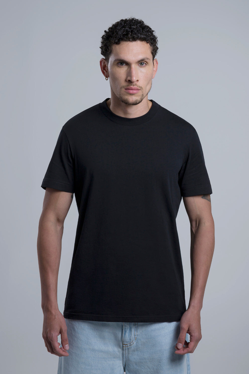 CAMISETA MANGA CORTA COLOR NEGRO - QST