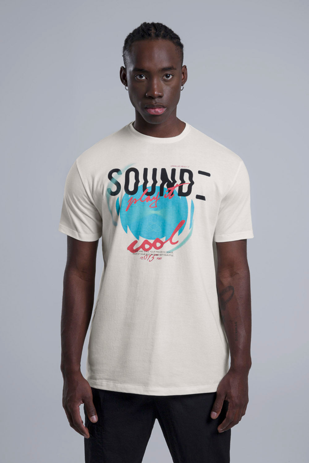 CAMISETA ESTAMPADO LOCALIZADO COLOR IVORY - QST