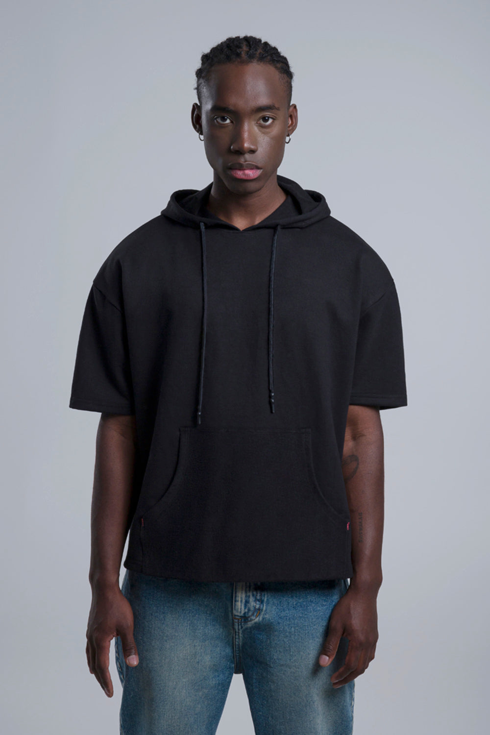 BUZO CERRADO COLOR NEGRO - QST