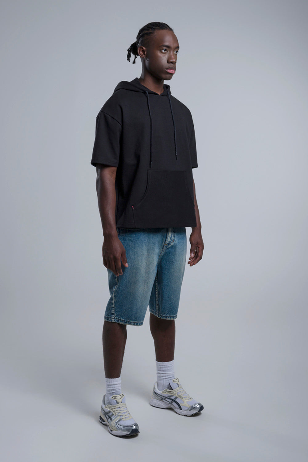 BUZO CERRADO COLOR NEGRO - QST