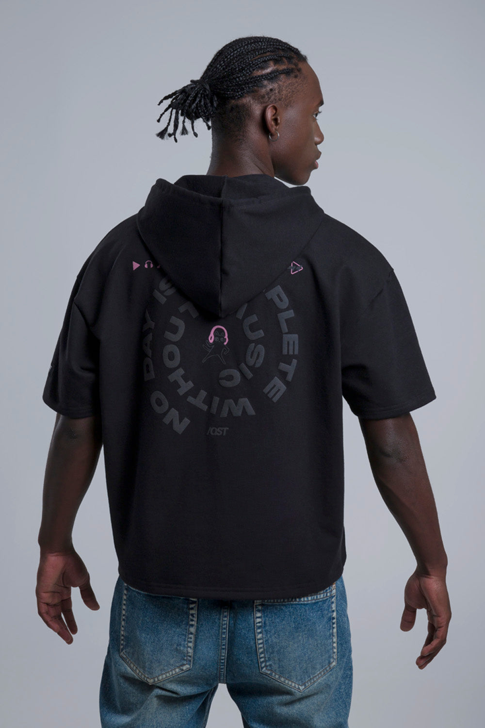 BUZO CERRADO COLOR NEGRO - QST