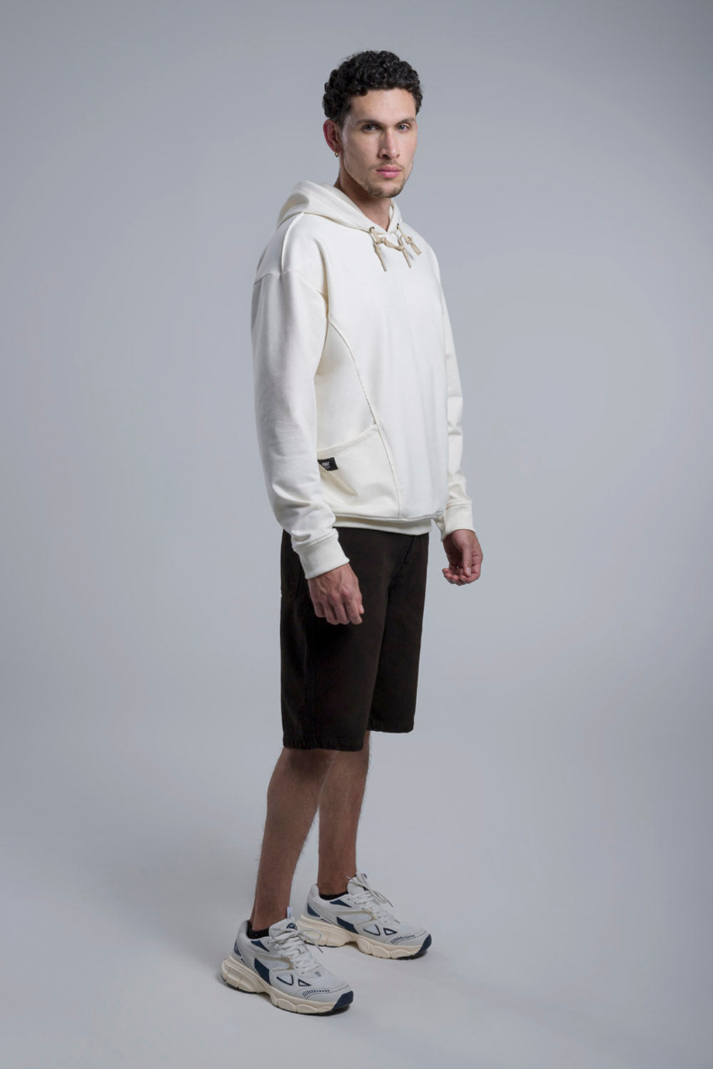 BUZO CERRADO COLOR IVORY MARFIL - QST