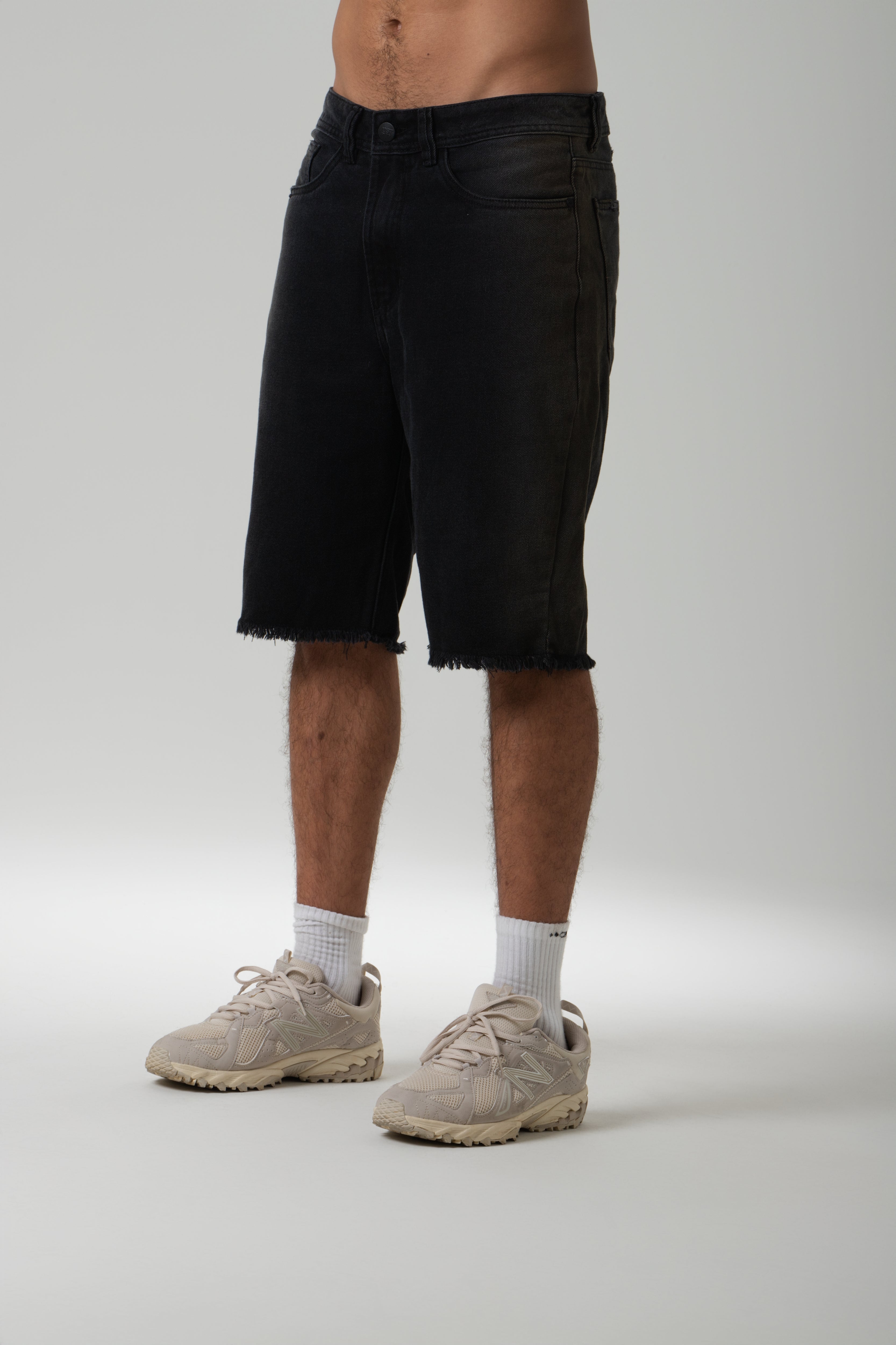 BERMUDA 5 BOLSILLOS COLOR NEGRO