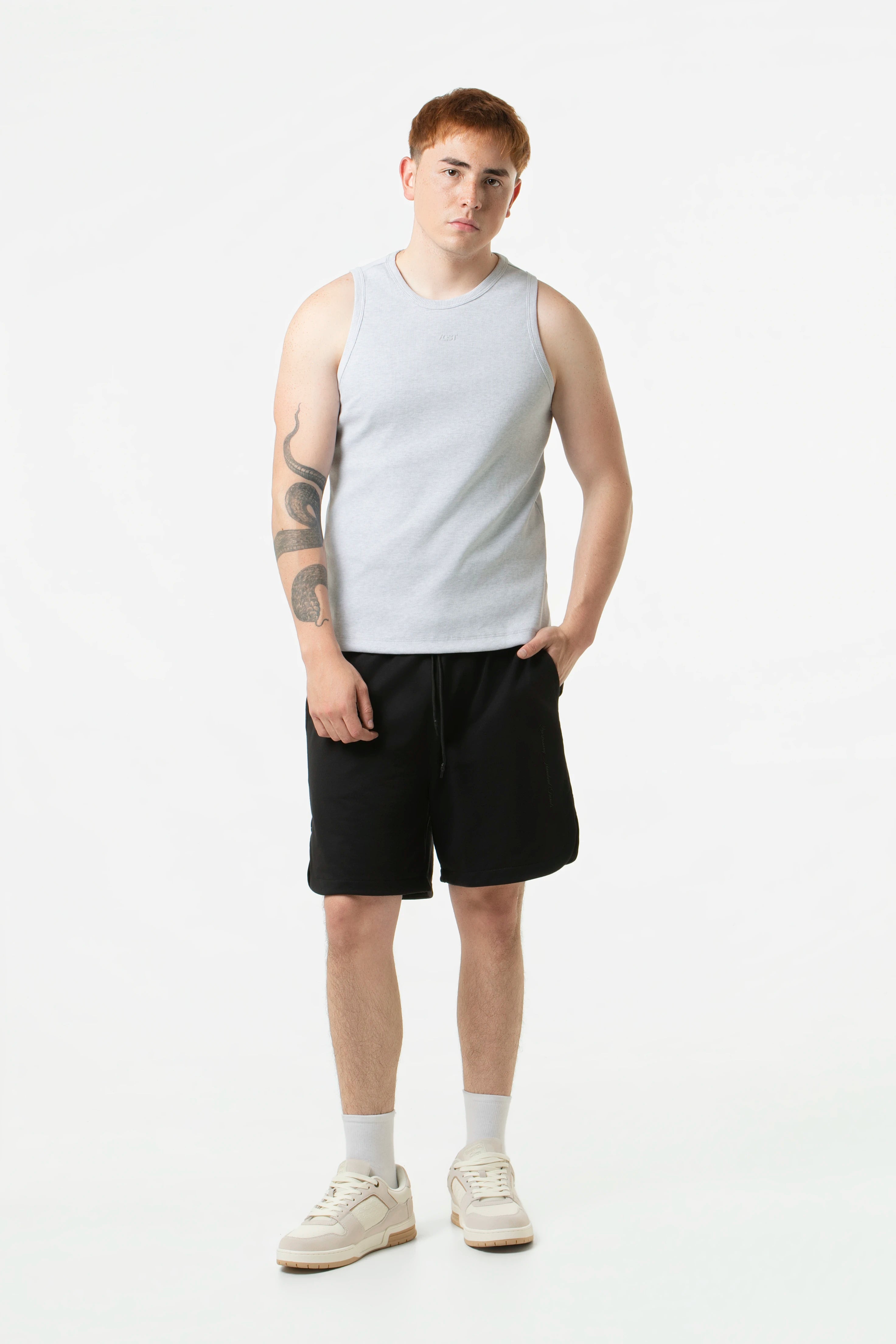 BERMUDA JOGG COLOR NEGRO