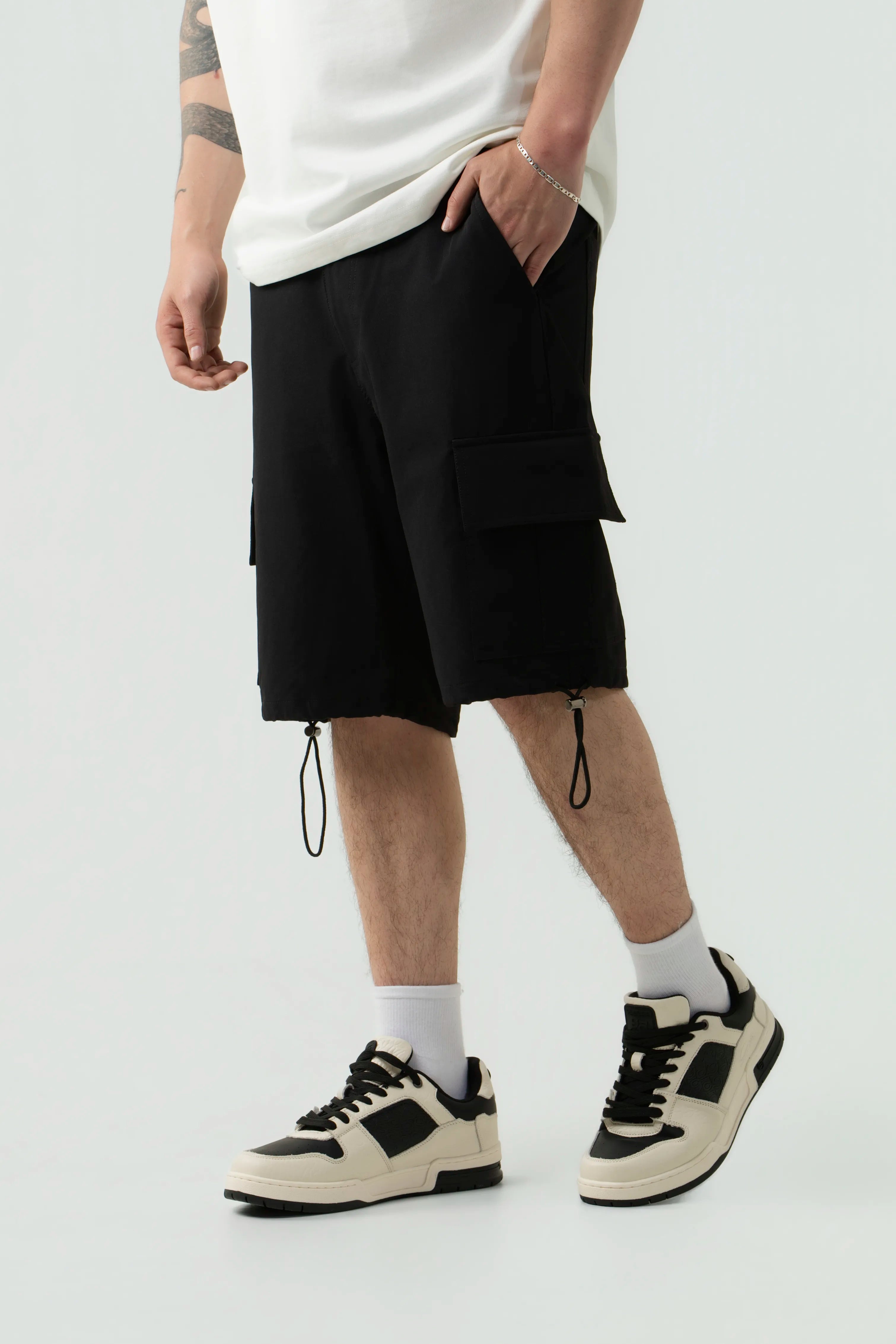 BERMUDA CARGO COLOR NEGRO