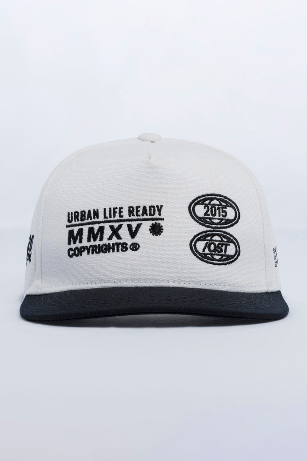 GORRA PLANA COLOR BLANCO OPTICO