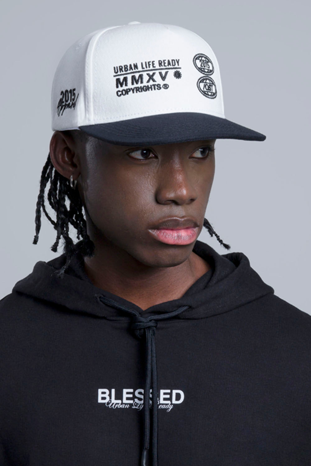 GORRA PLANA COLOR BLANCO OPTICO