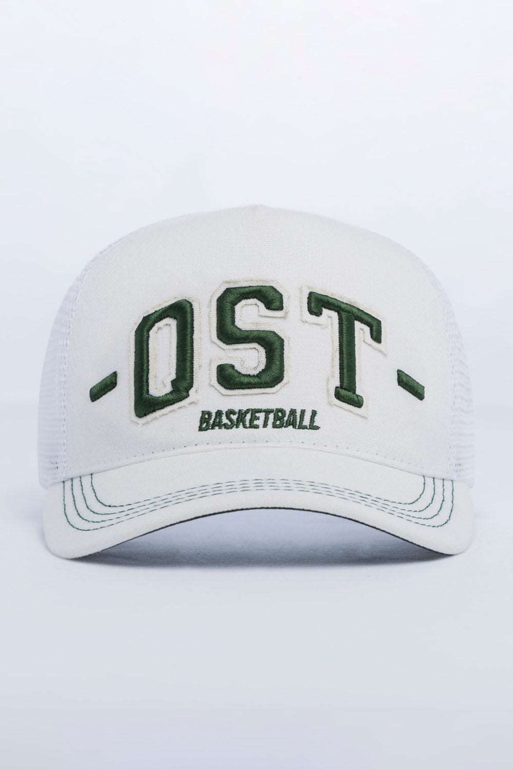 GORRA CAMIONERA COLOR BLANCO OPTICO