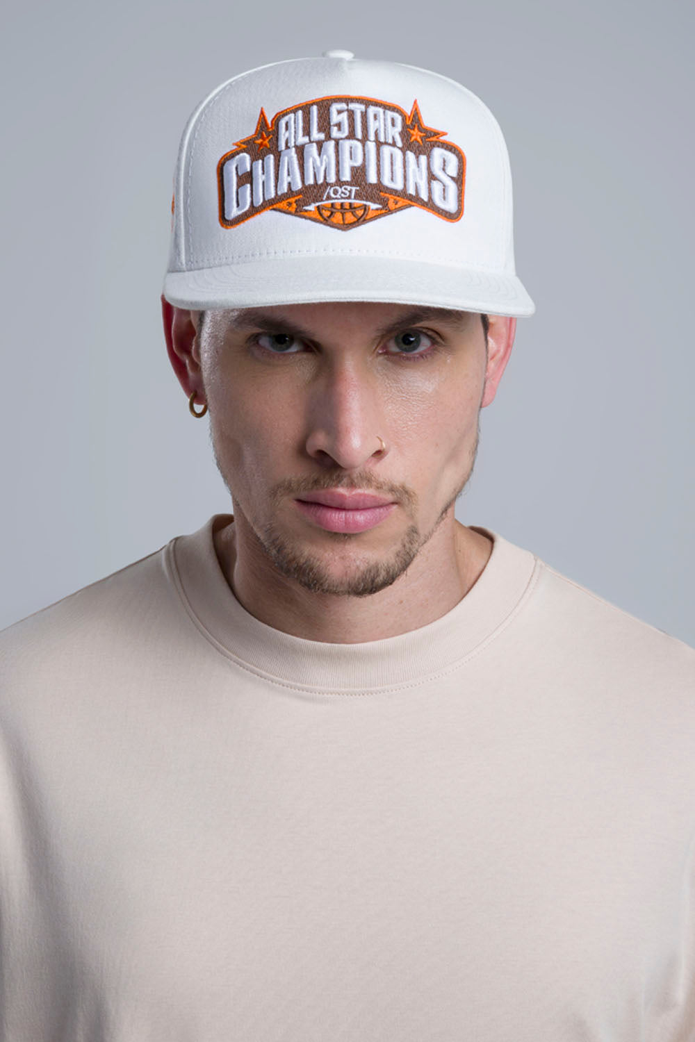 GORRA PLANA COLOR IVORY