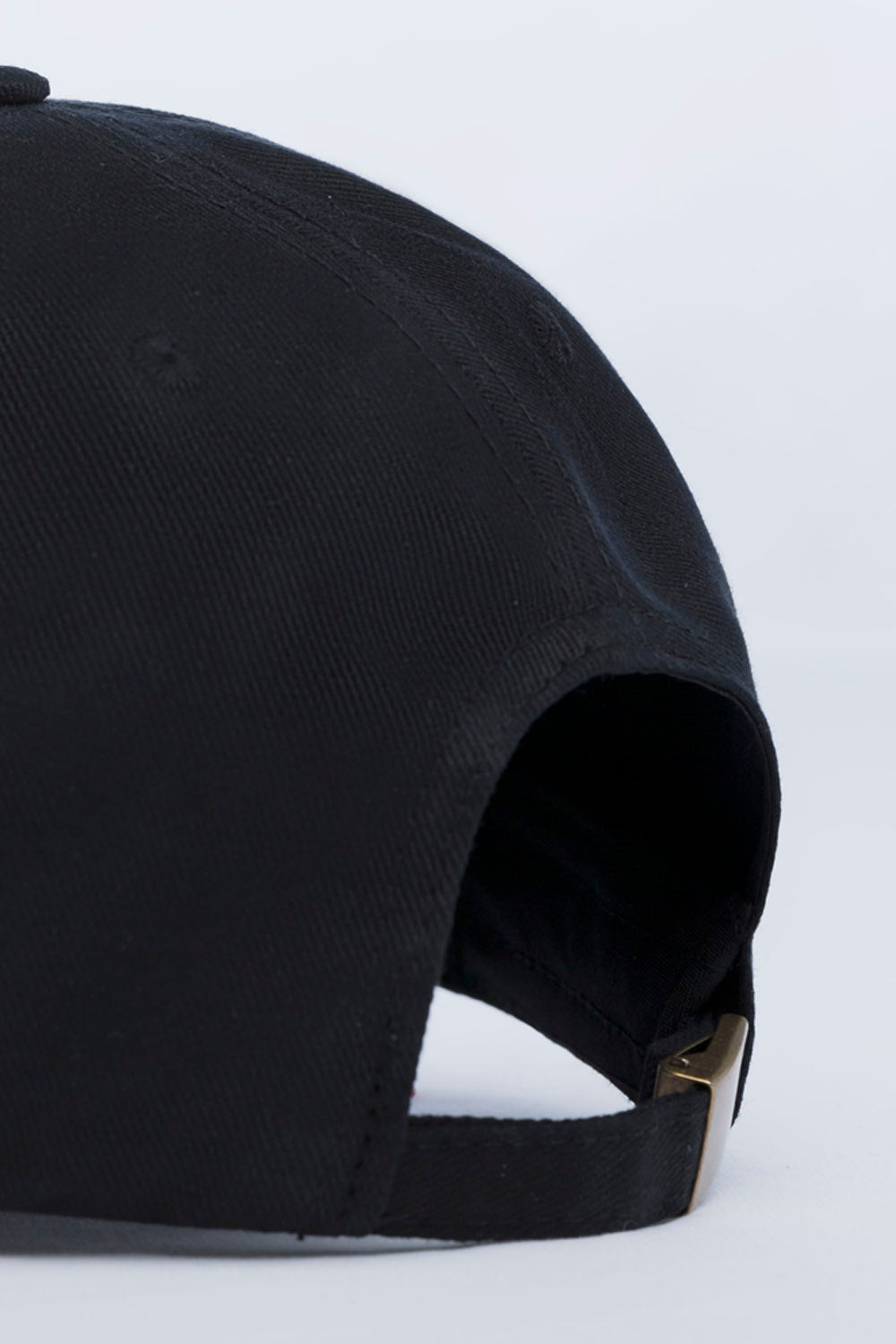 GORRA PLANA COLOR NEGRO