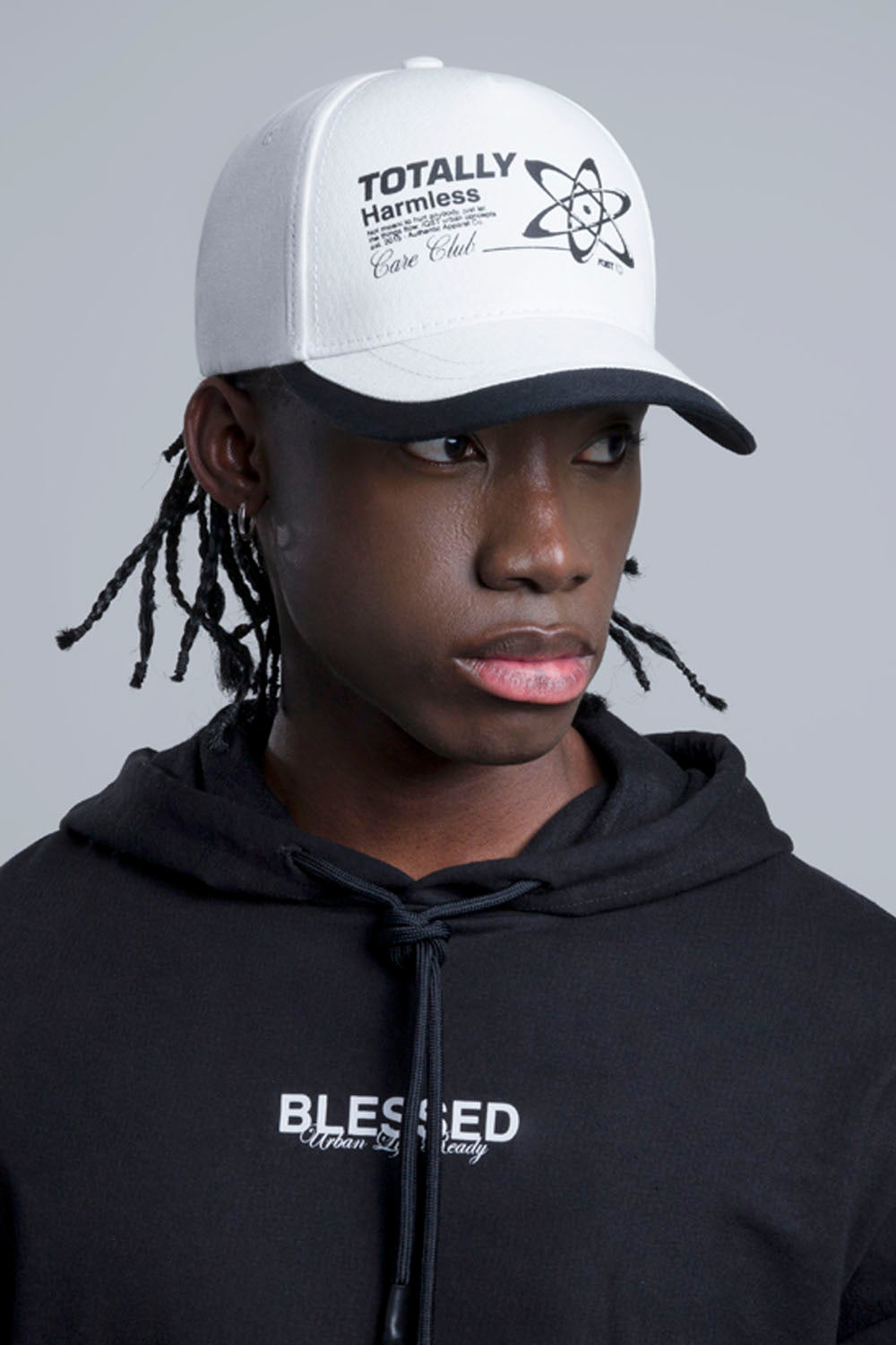 GORRA BEISBOLERA COLOR BLANCO OPTICO