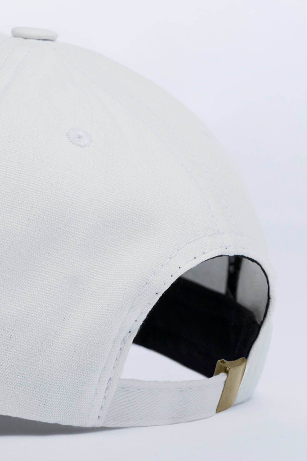 GORRA BEISBOLERA COLOR BLANCO OPTICO
