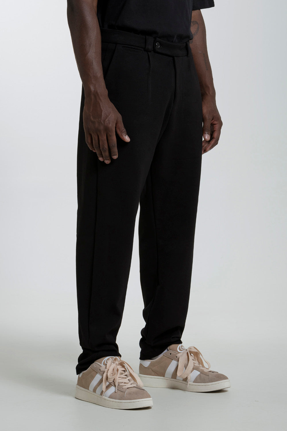 PANTALON TIPO CHINO COLOR NEGRO - QST