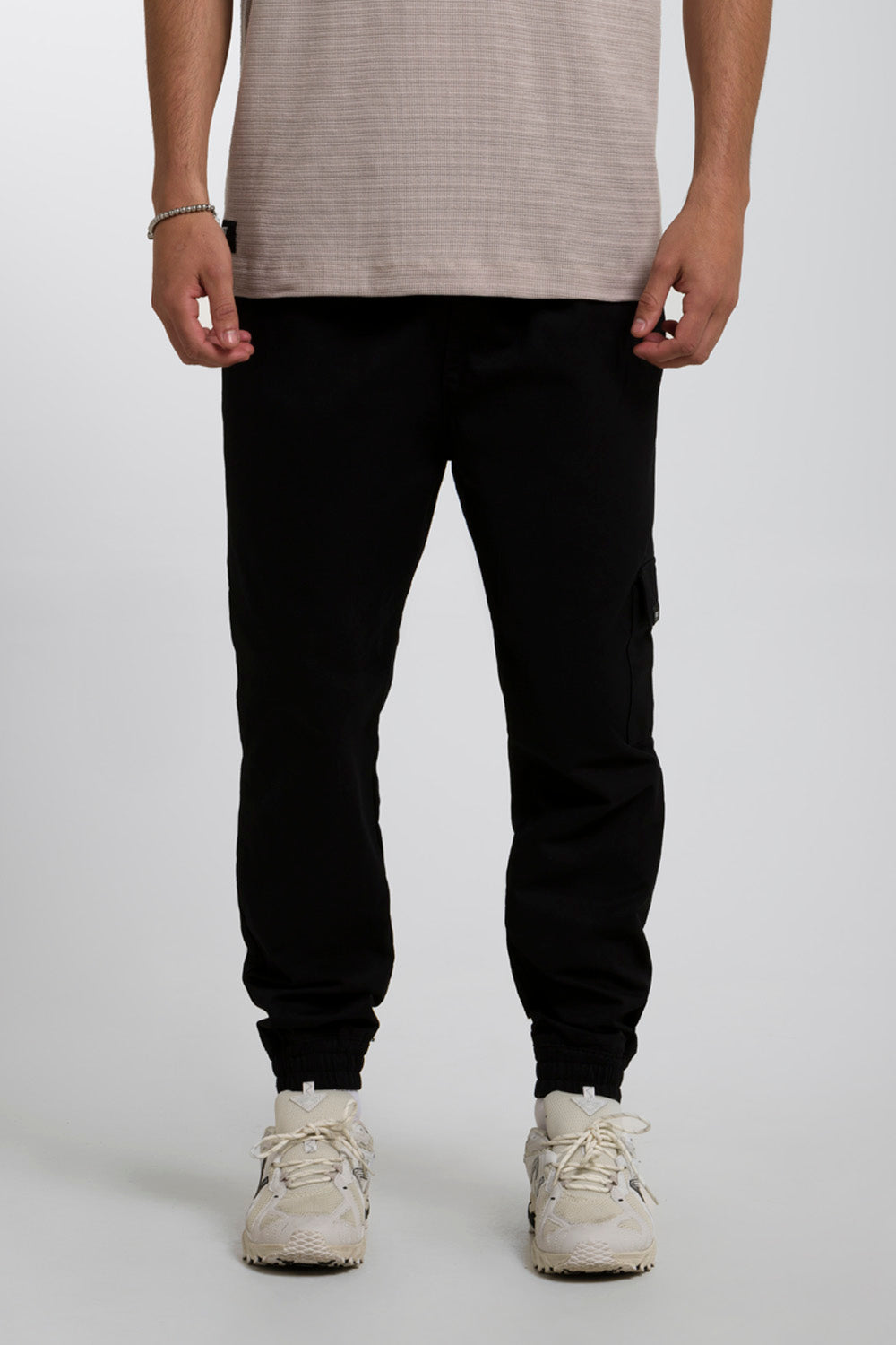 PANTALON JOGG COLOR NEGRO