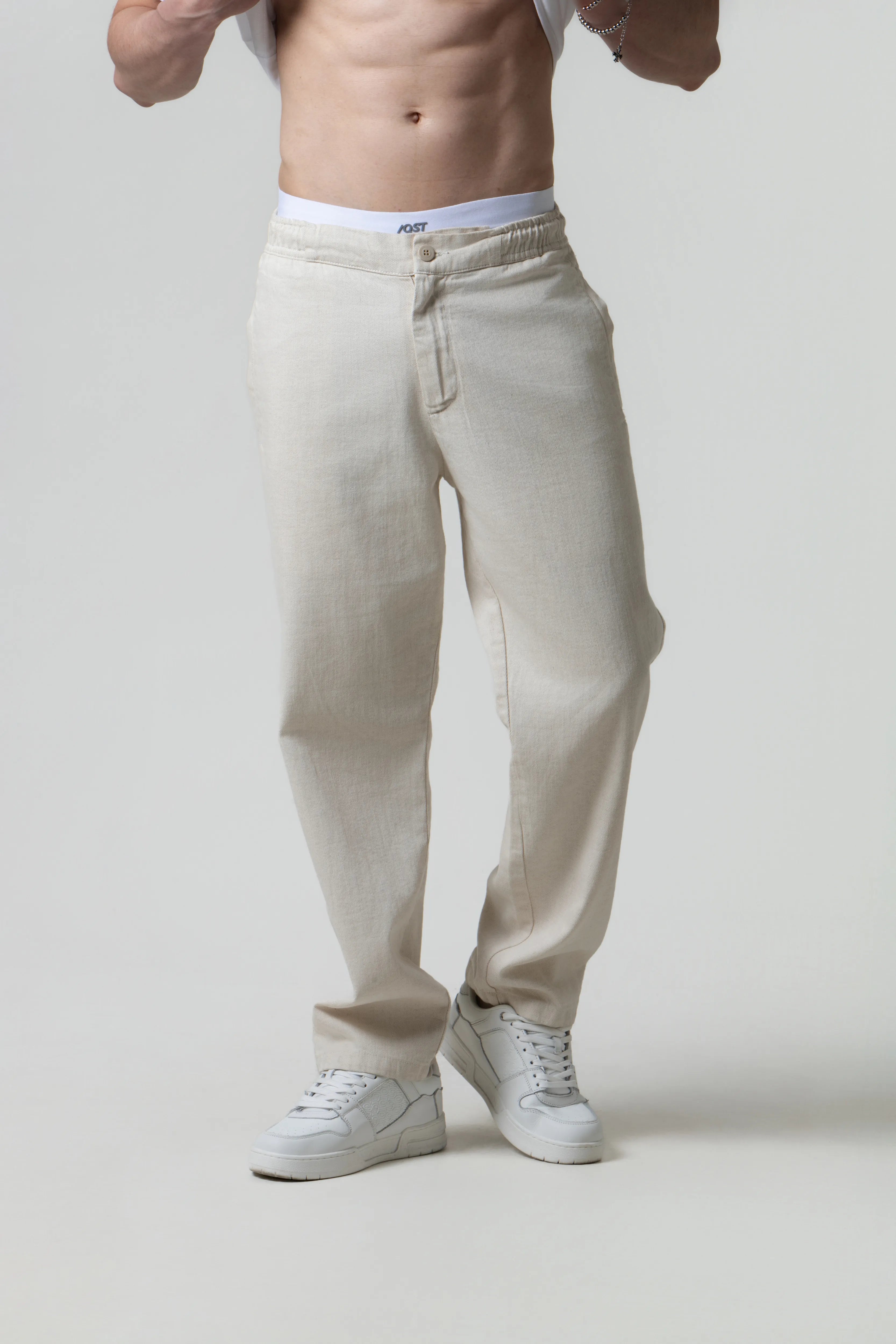 PANTALON TIPO CHINO COLOR CRUDO