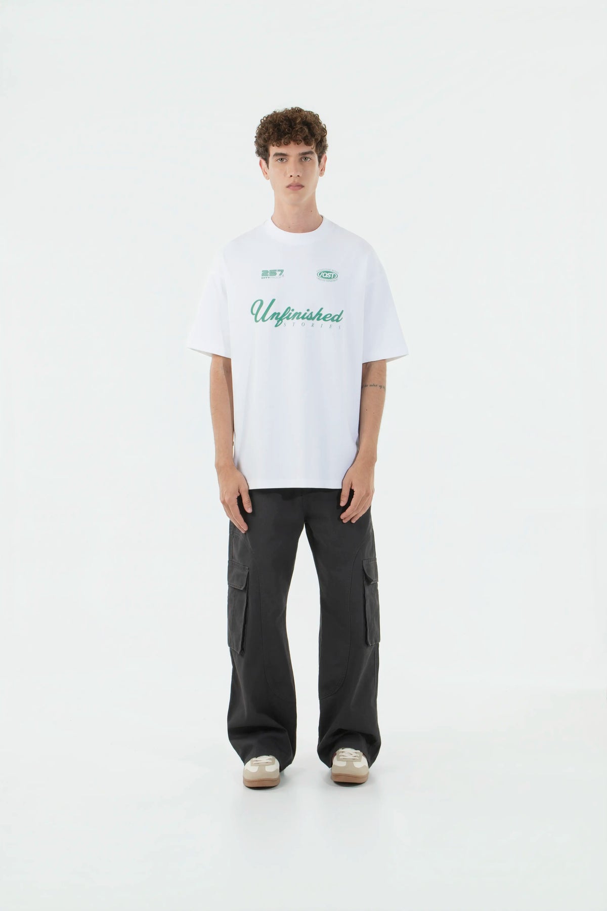 PANTALON CARGO COLOR GRIS OSCURO