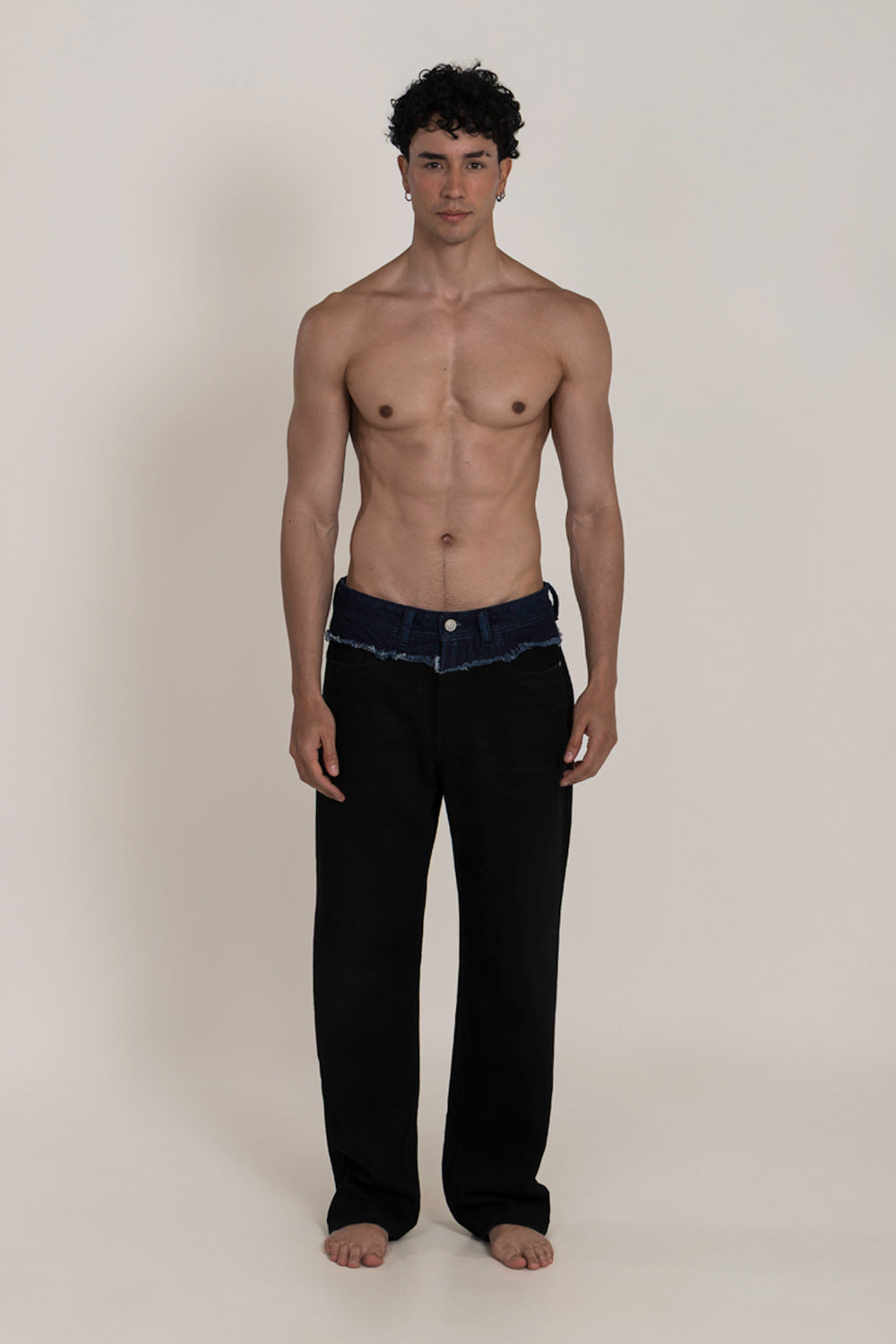 JEAN 5 BOLSILLOS COLOR NEGRO
