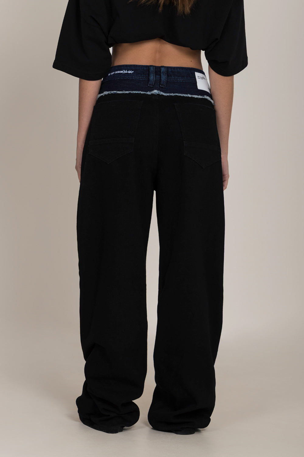 JEAN 5 BOLSILLOS COLOR NEGRO
