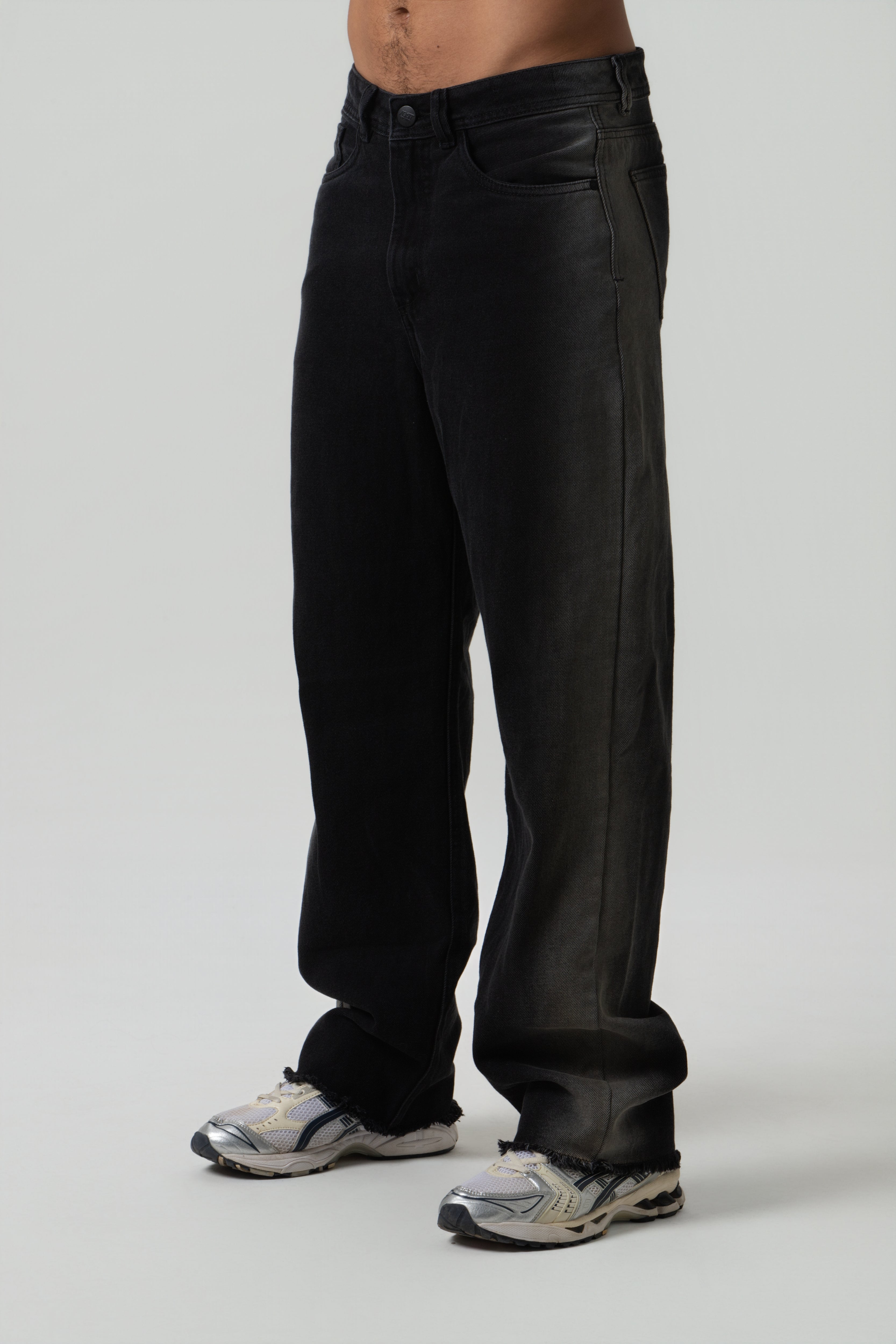 JEAN 5 BOLSILLOS COLOR NEGRO