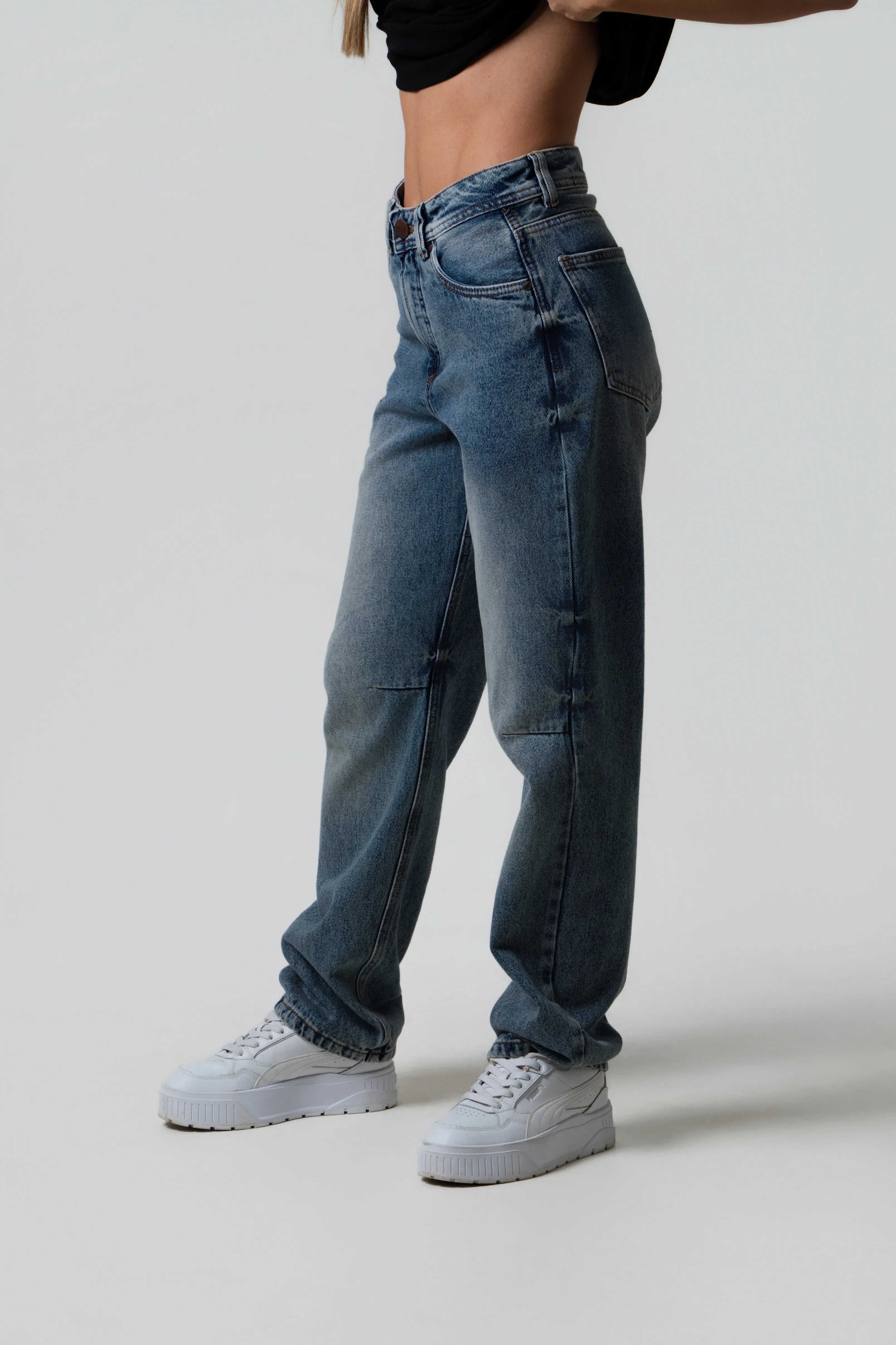 JEAN 5 BOLSILLOS COLOR AZUL MEDIO EMPOLVADO