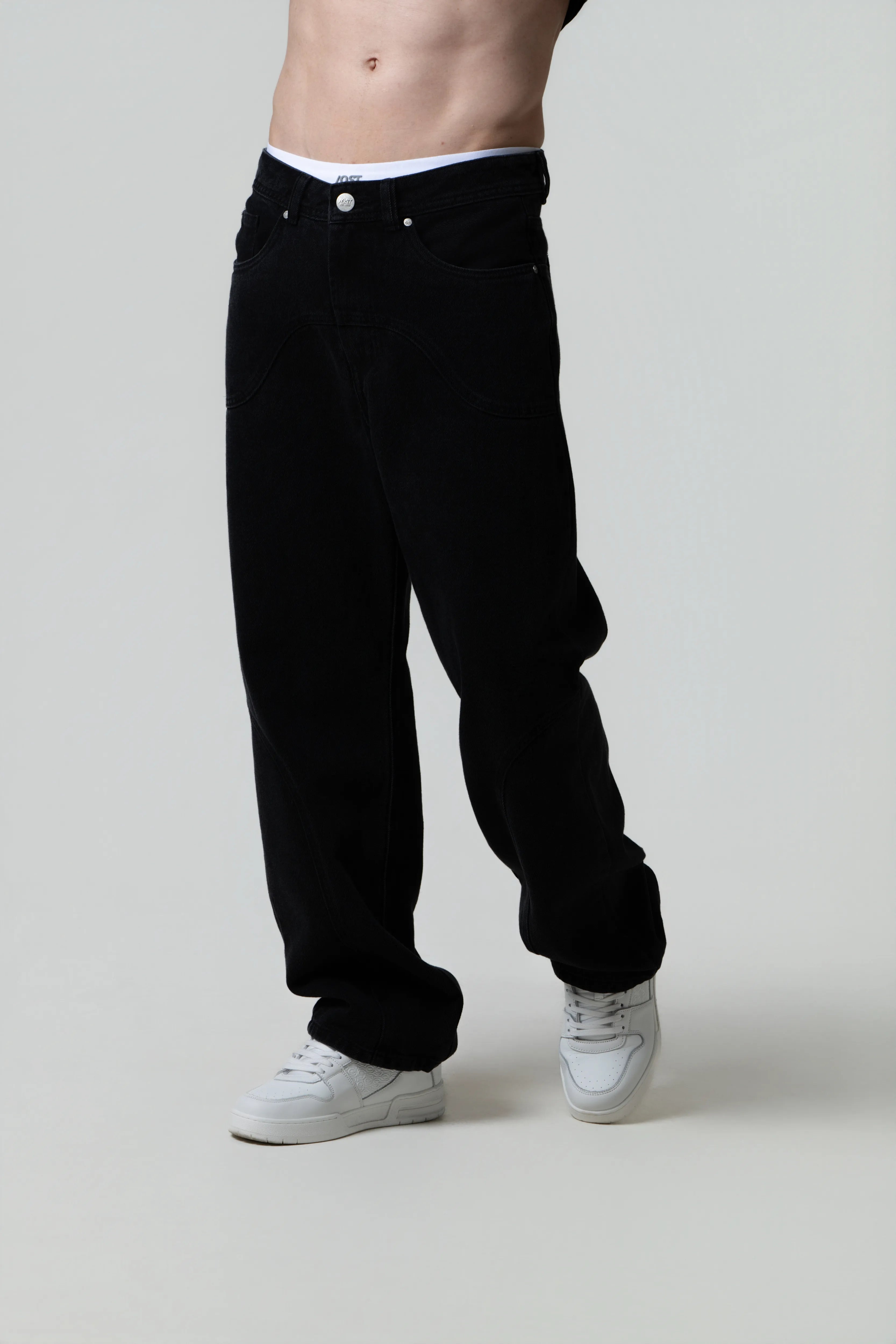 JEAN 5 BOLSILLOS COLOR NEGRO