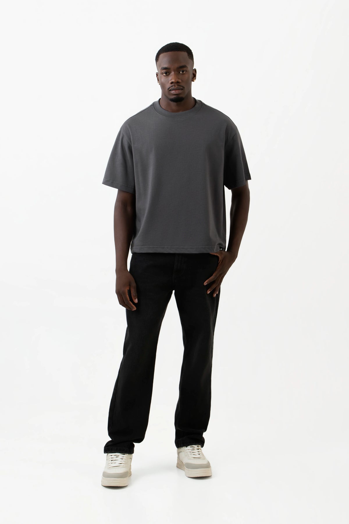 JEAN 5 BOLSILLOS COLOR GRIS OSCURO
