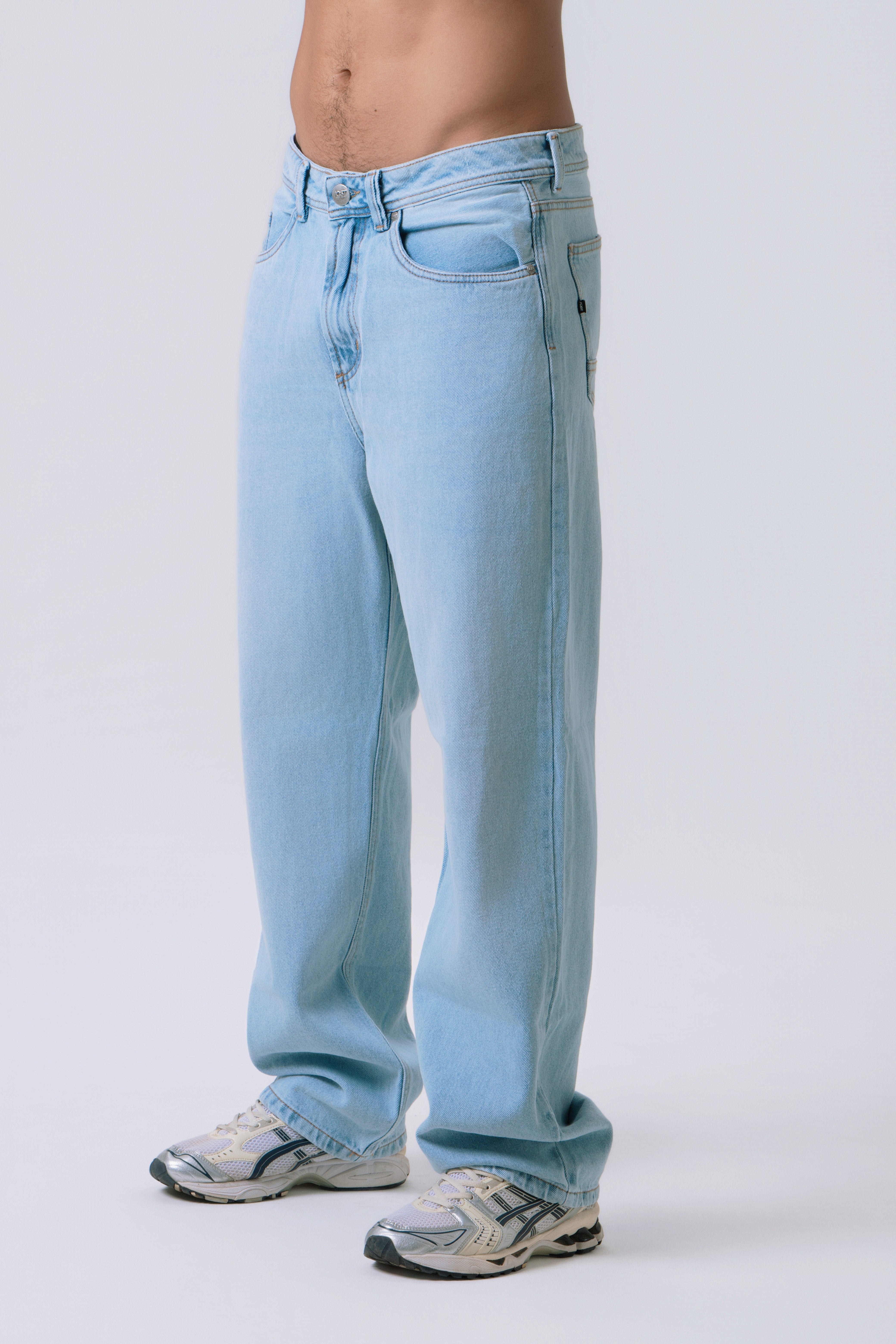 JEAN 5 BOLSILLOS COLOR AZUL HIELO