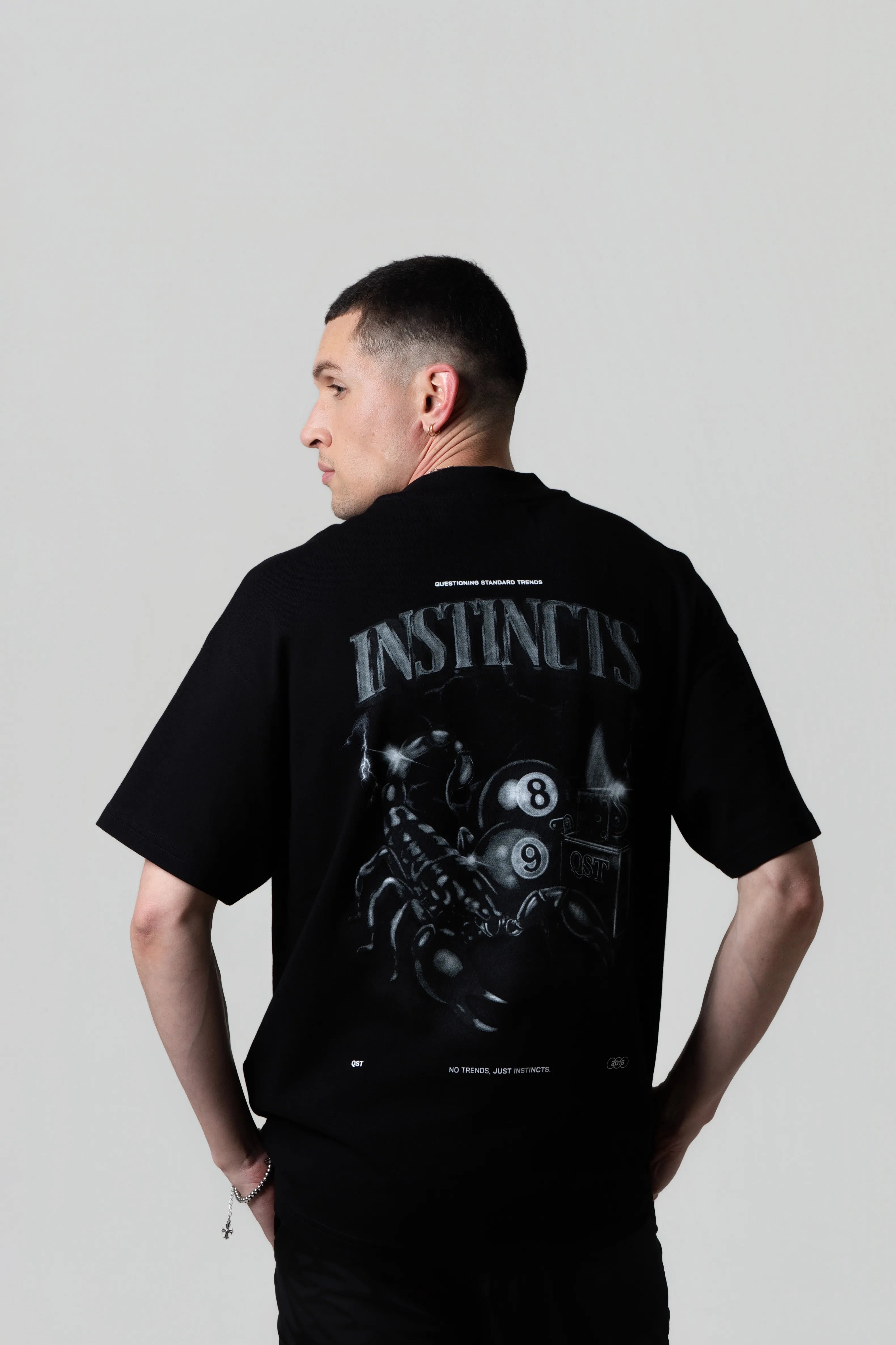 CAMISETA MANGA CORTA COLOR NEGRO