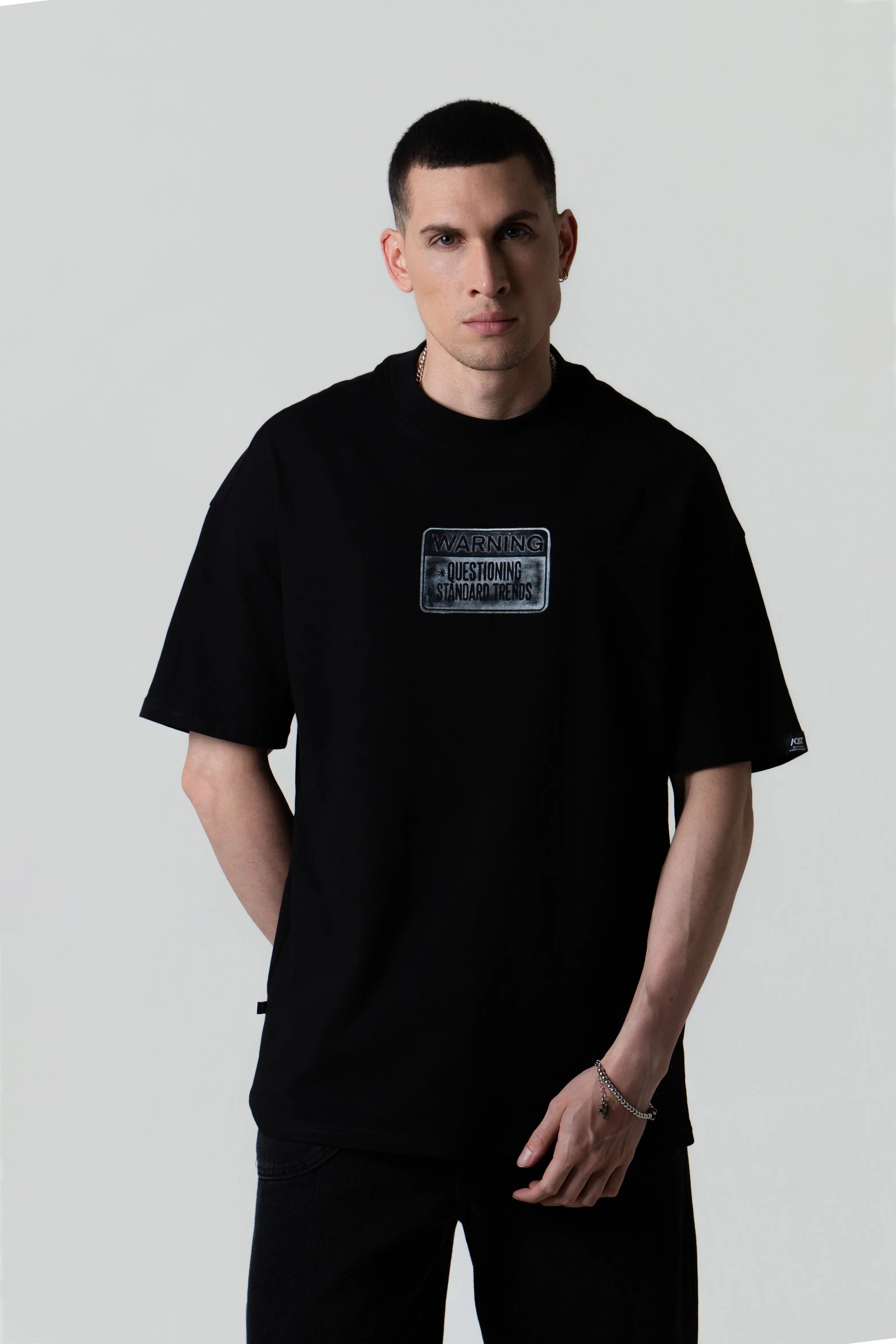 CAMISETA MANGA CORTA COLOR NEGRO