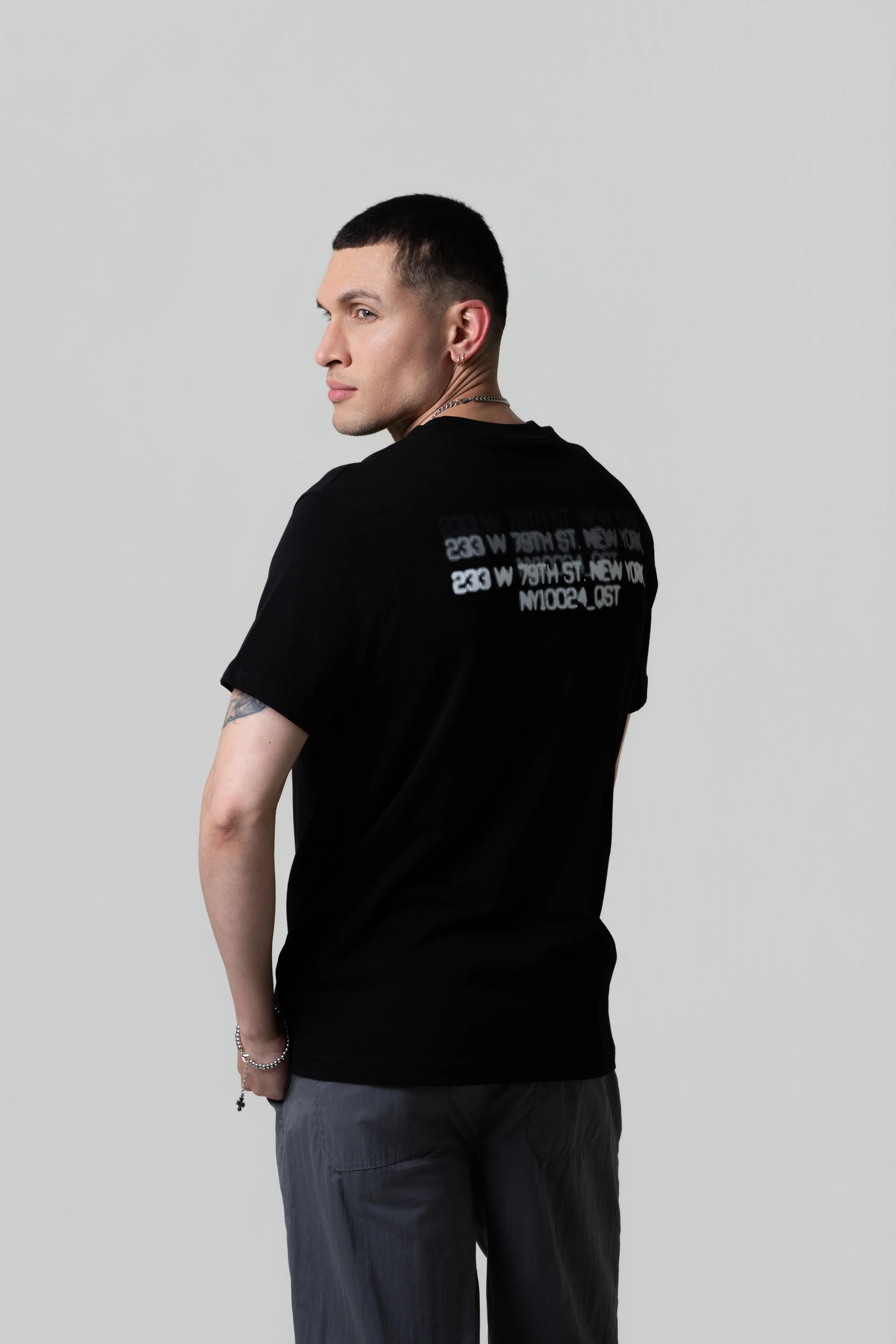 CAMISETA MANGA CORTA COLOR NEGRO