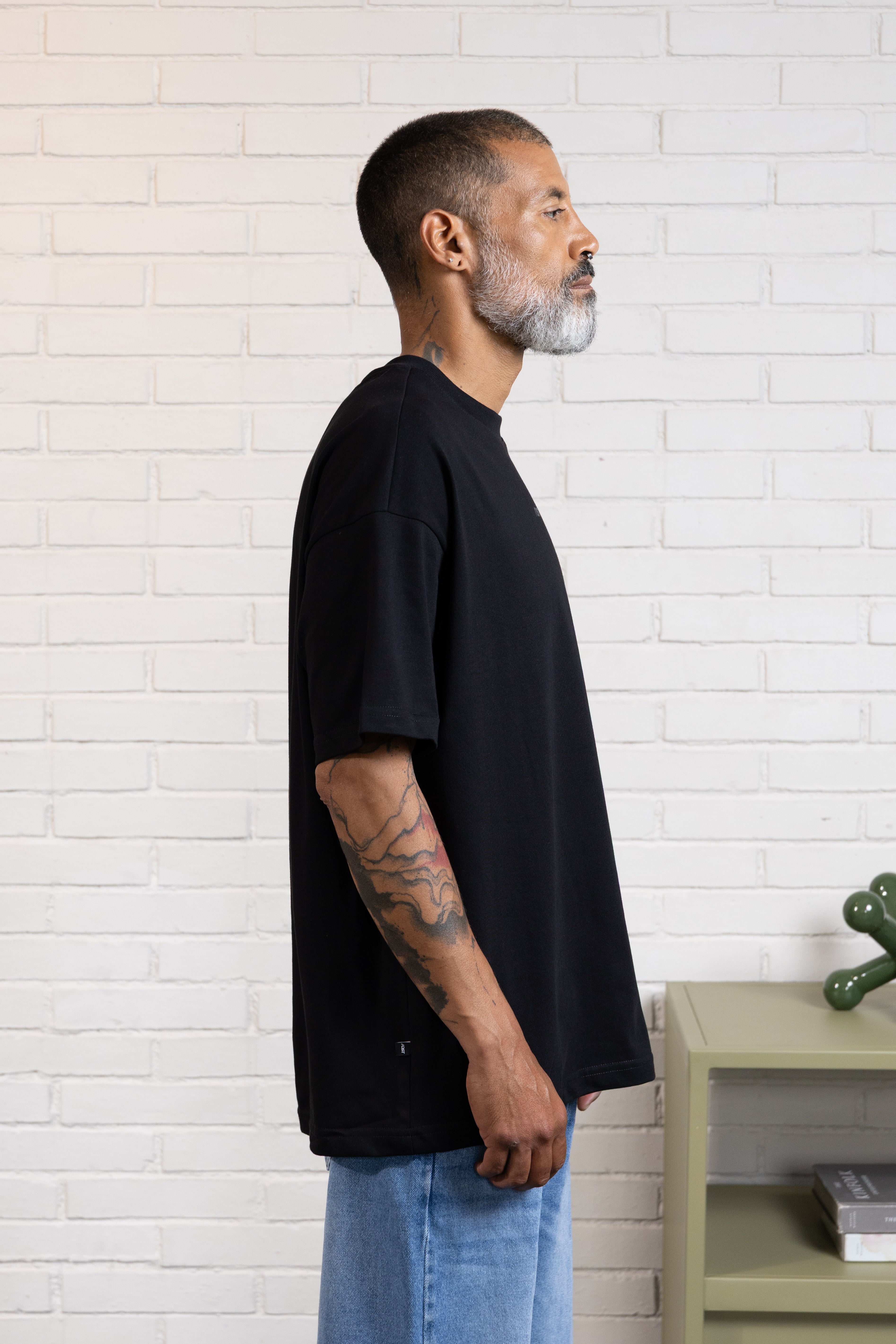 CAMISETA MANGA CORTA COLOR NEGRO