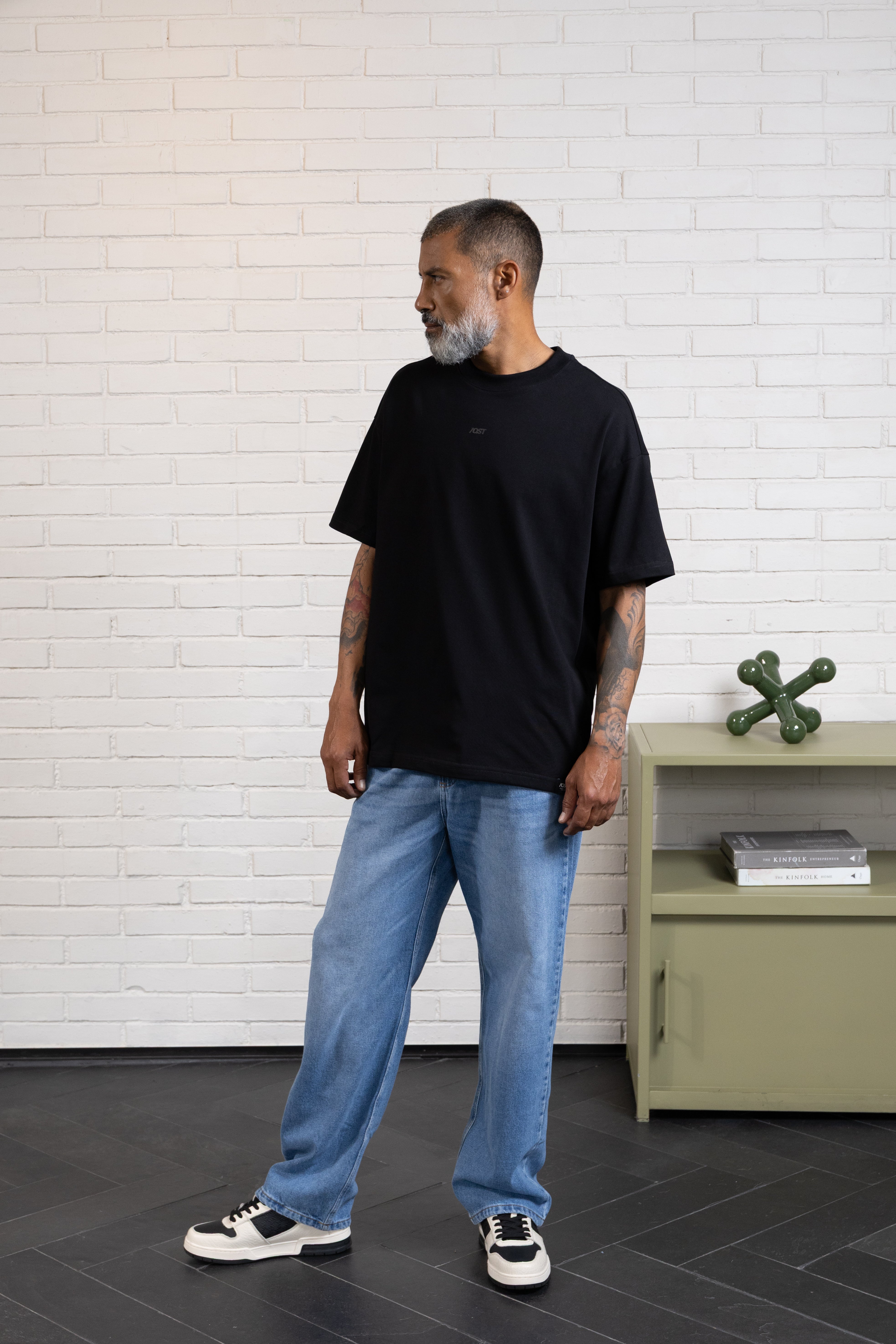 CAMISETA MANGA CORTA COLOR NEGRO