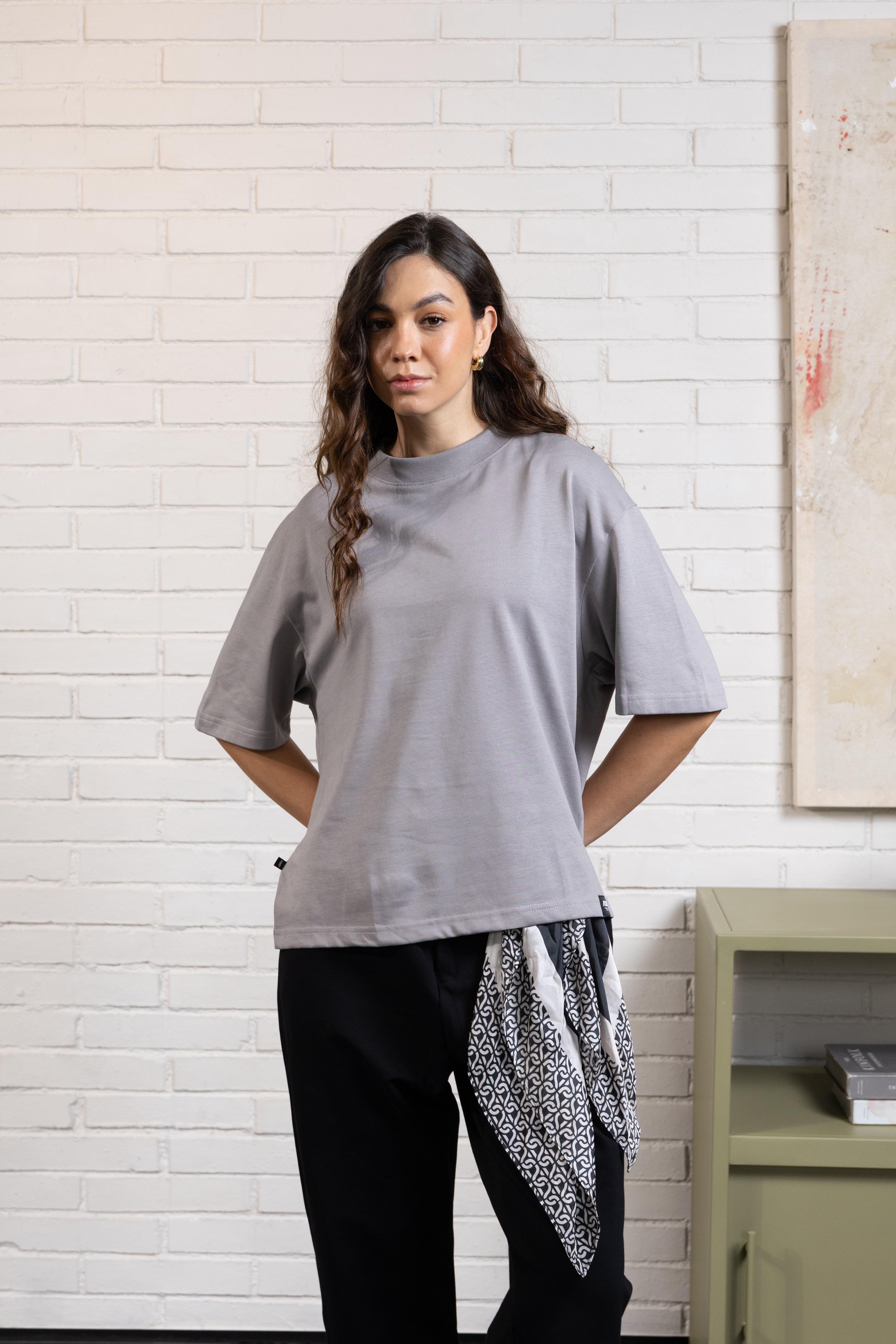 CAMISETA MANGA CORTA COLOR GRIS AVE