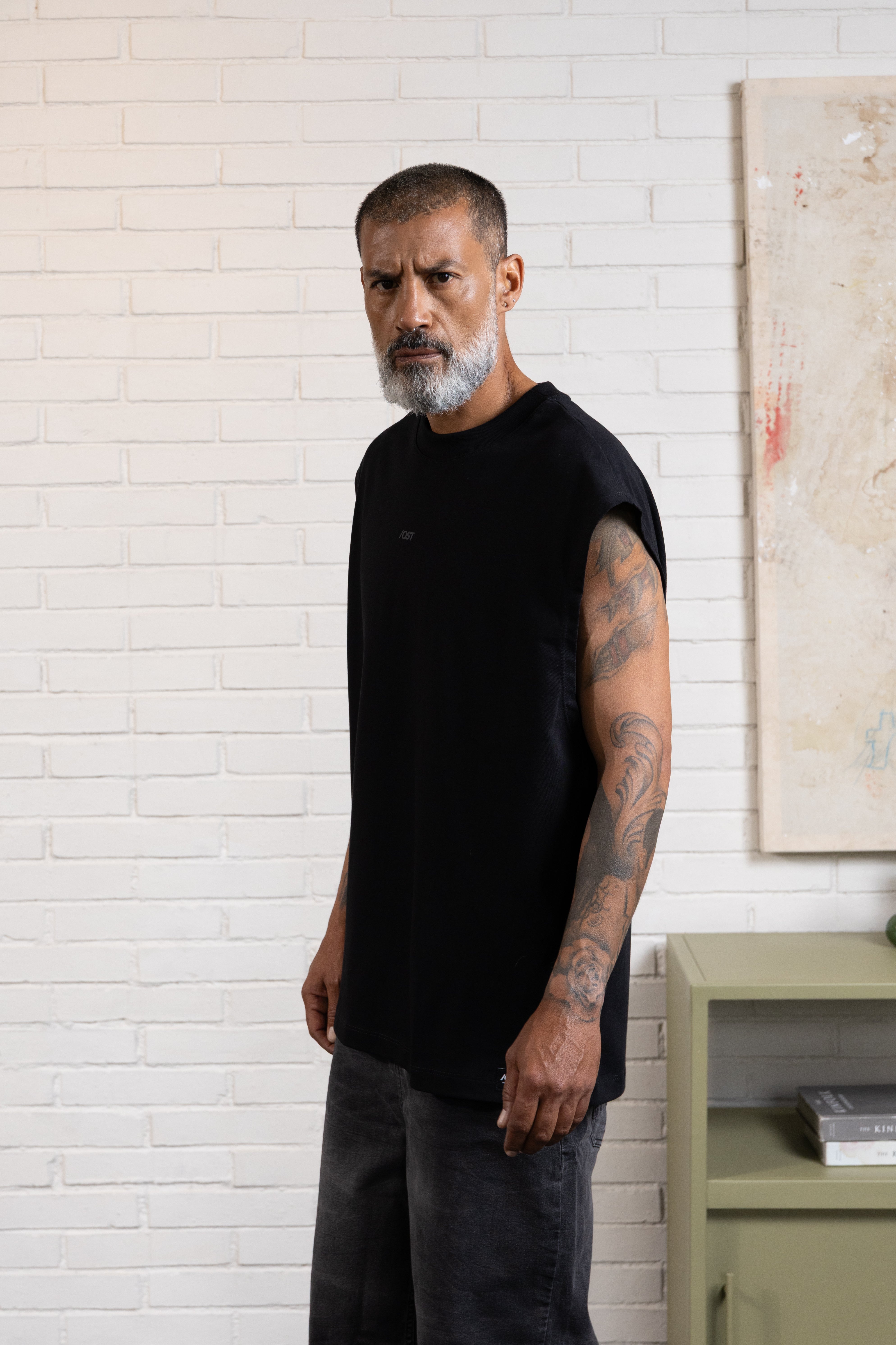 CAMISETA MANGA CORTA COLOR NEGRO