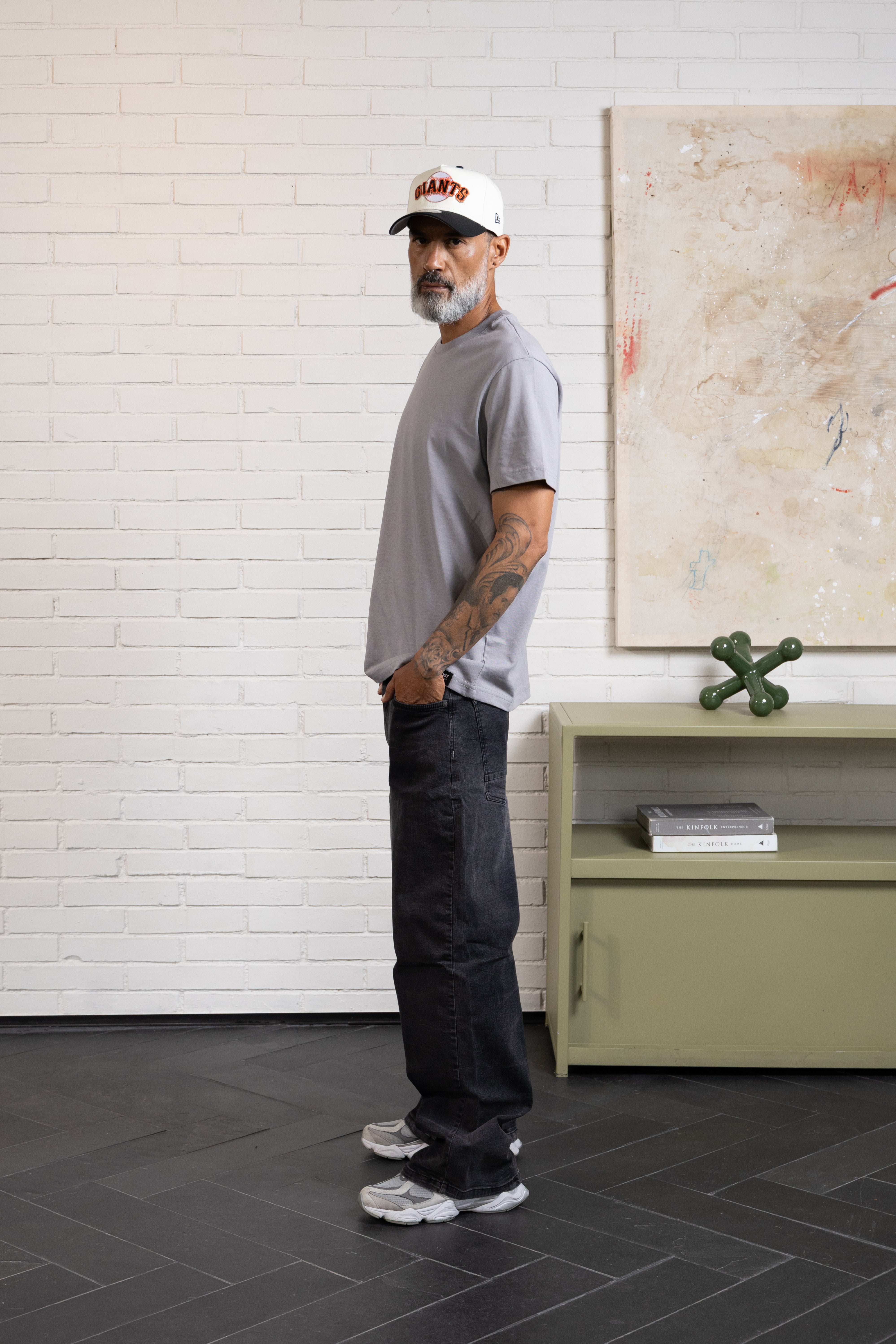 CAMISETA MANGA CORTA COLOR GRIS AVE