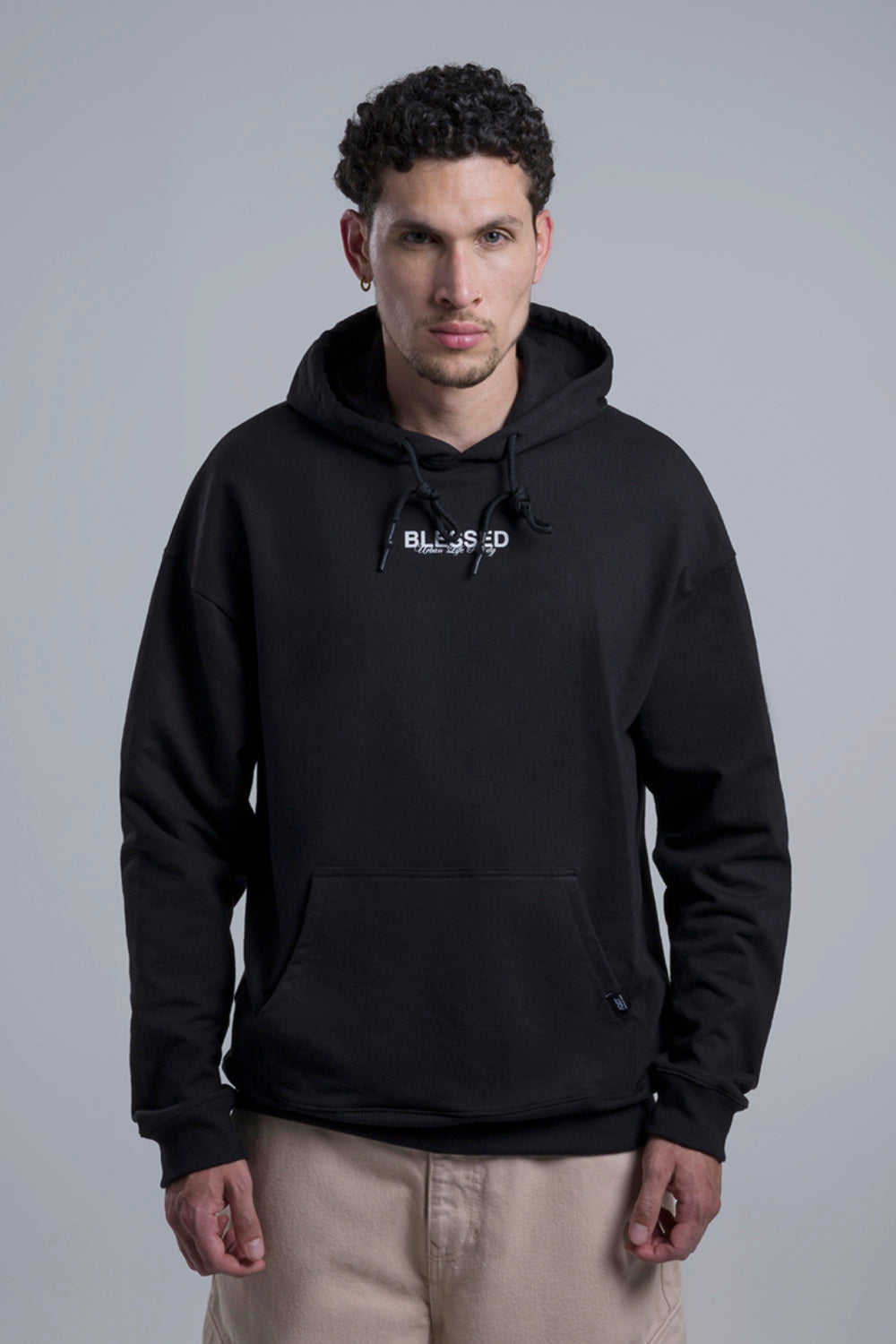 BUZO CERRADO COLOR NEGRO - QST