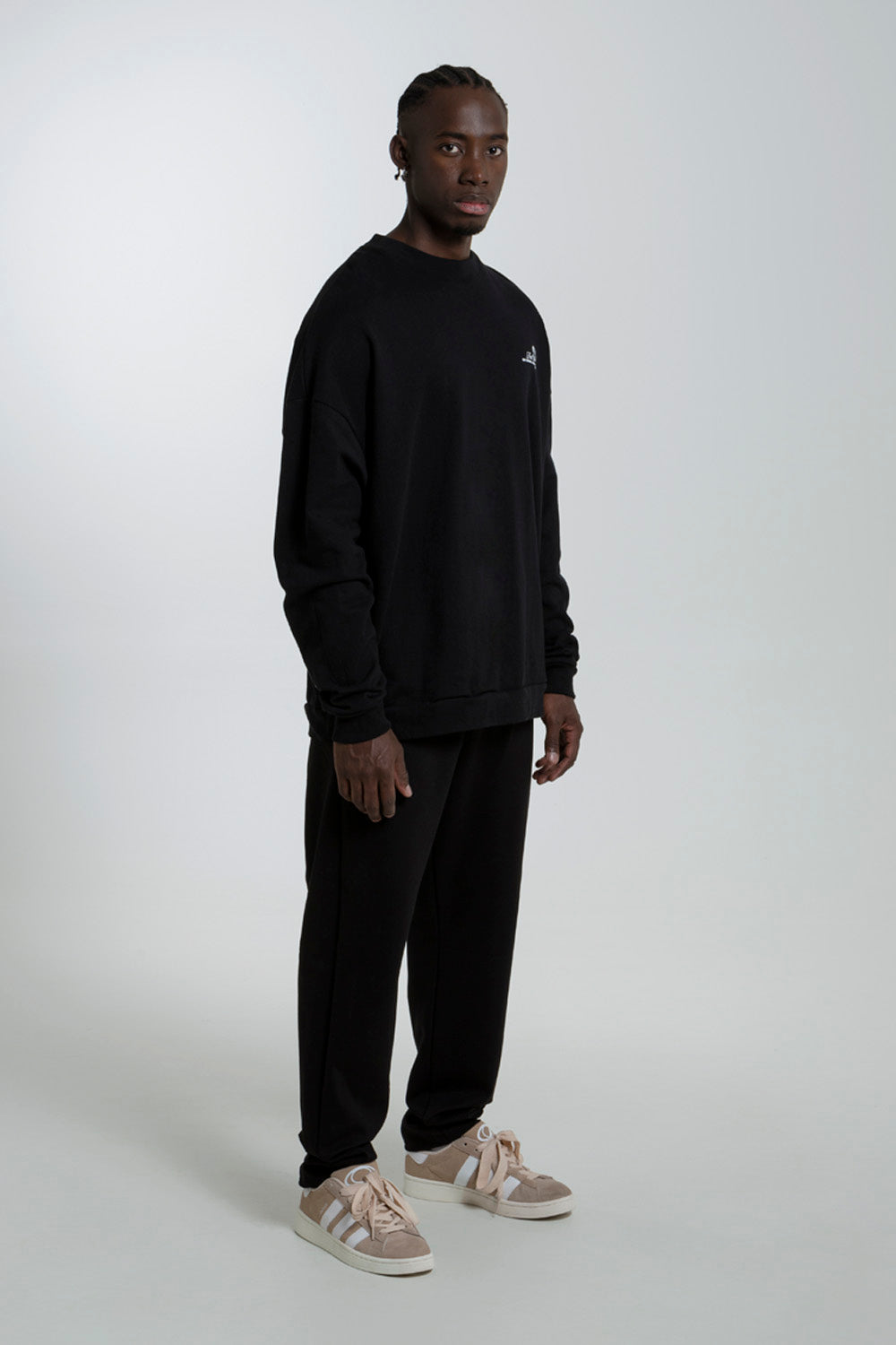 BUZO OVERSIZE COLOR NEGRO - QST