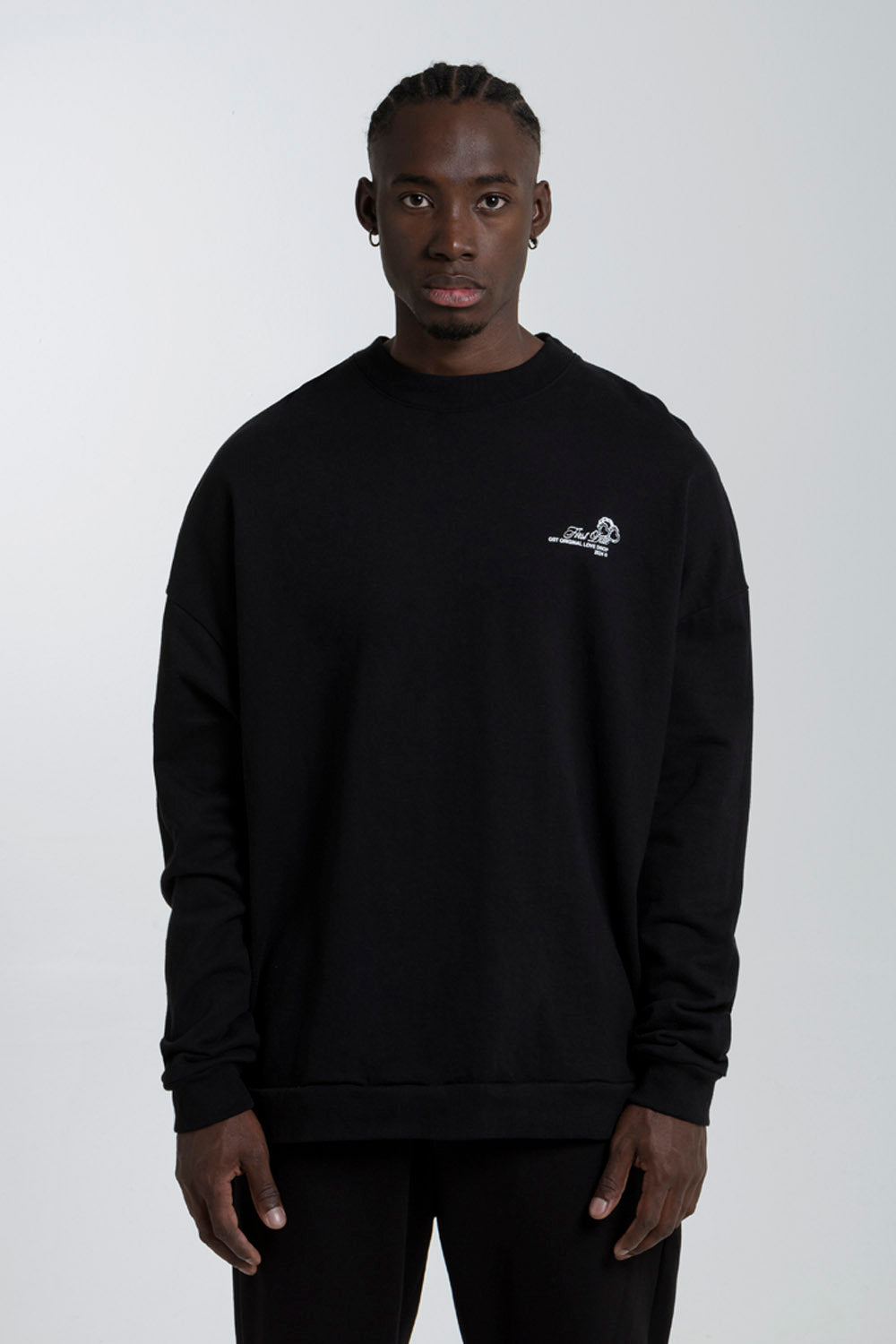 BUZO CERRADO COLOR NEGRO - QST