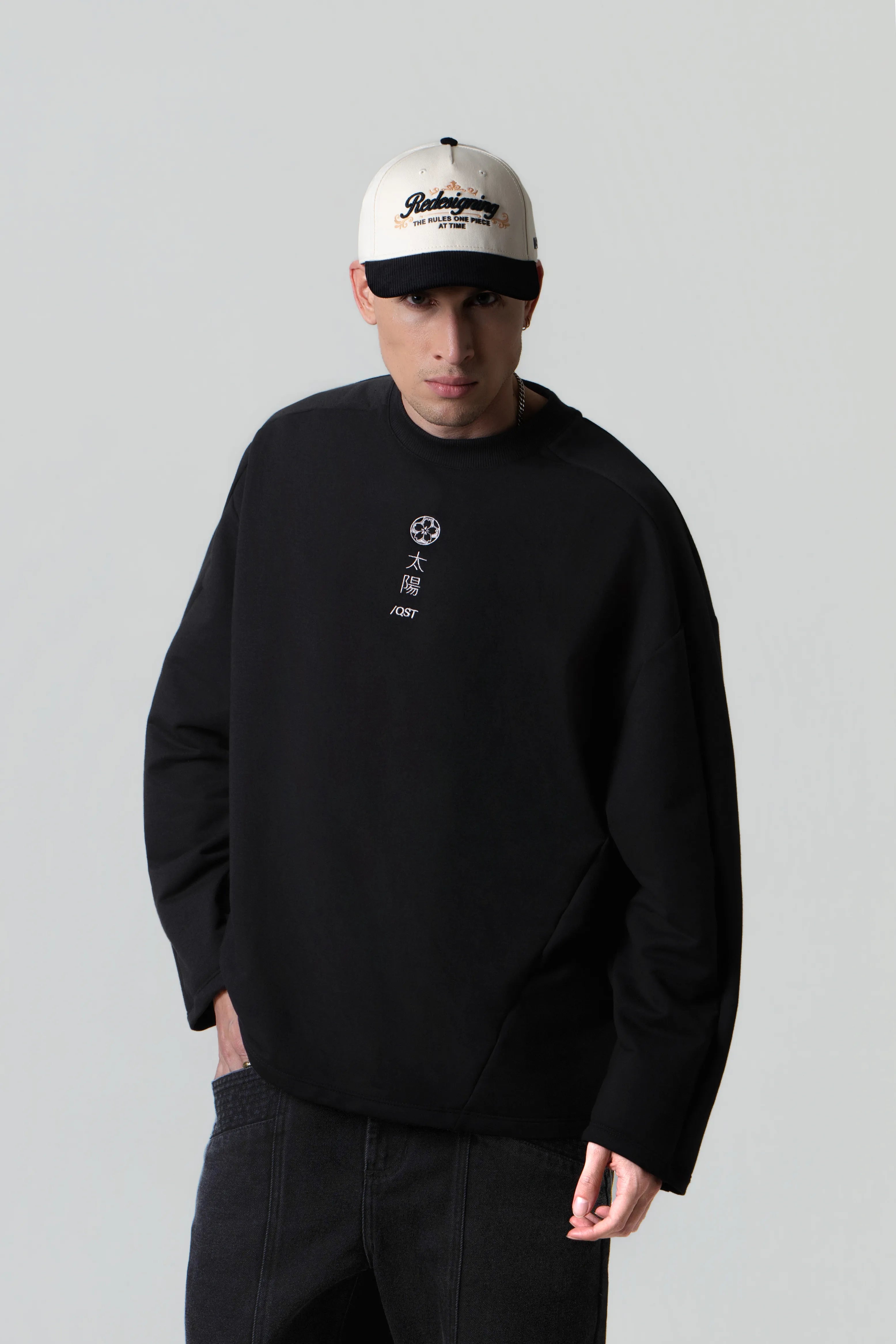 BUZO CERRADO COLOR NEGRO