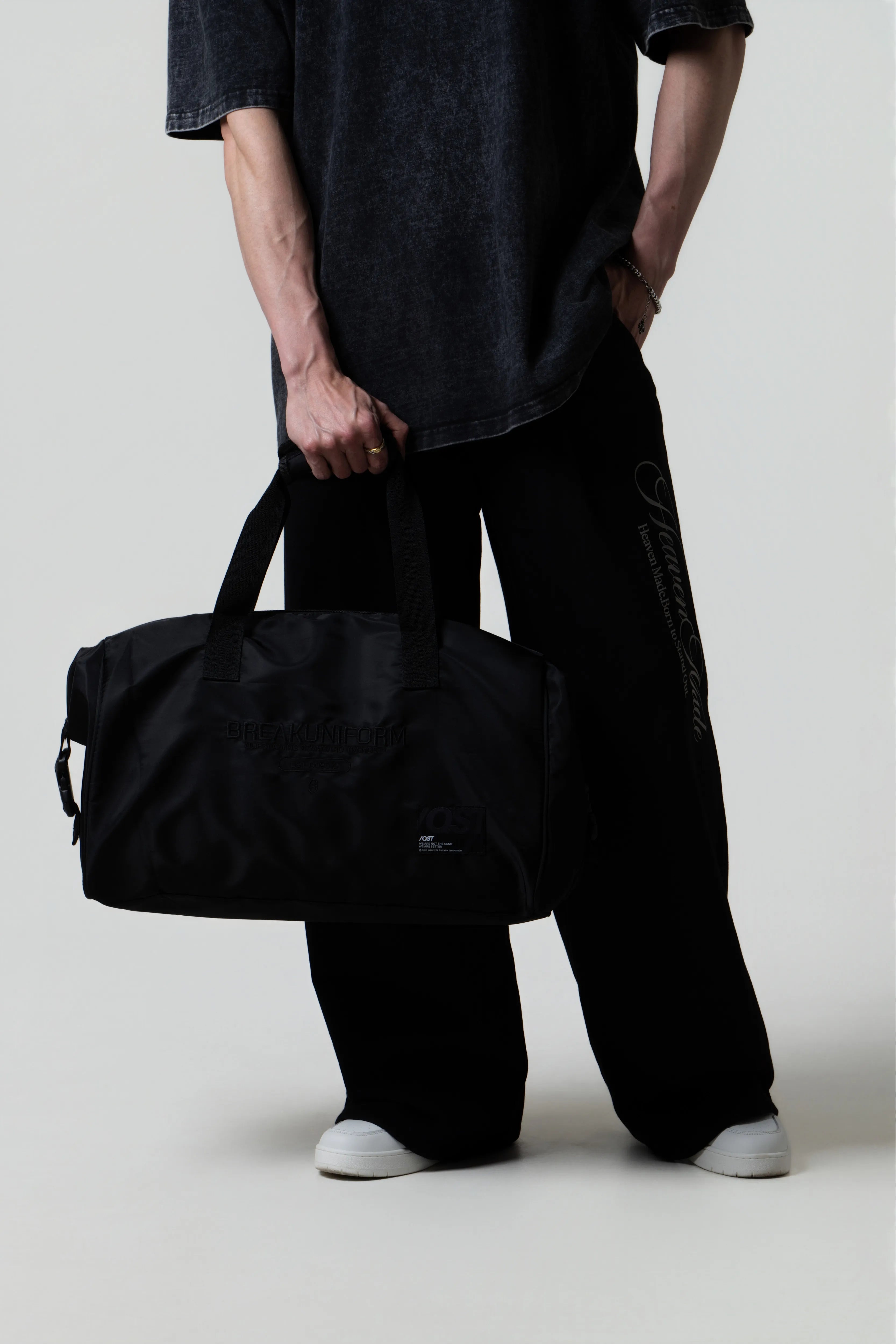 MALETIN TIPO DEPORTIVO COLOR NEGRO