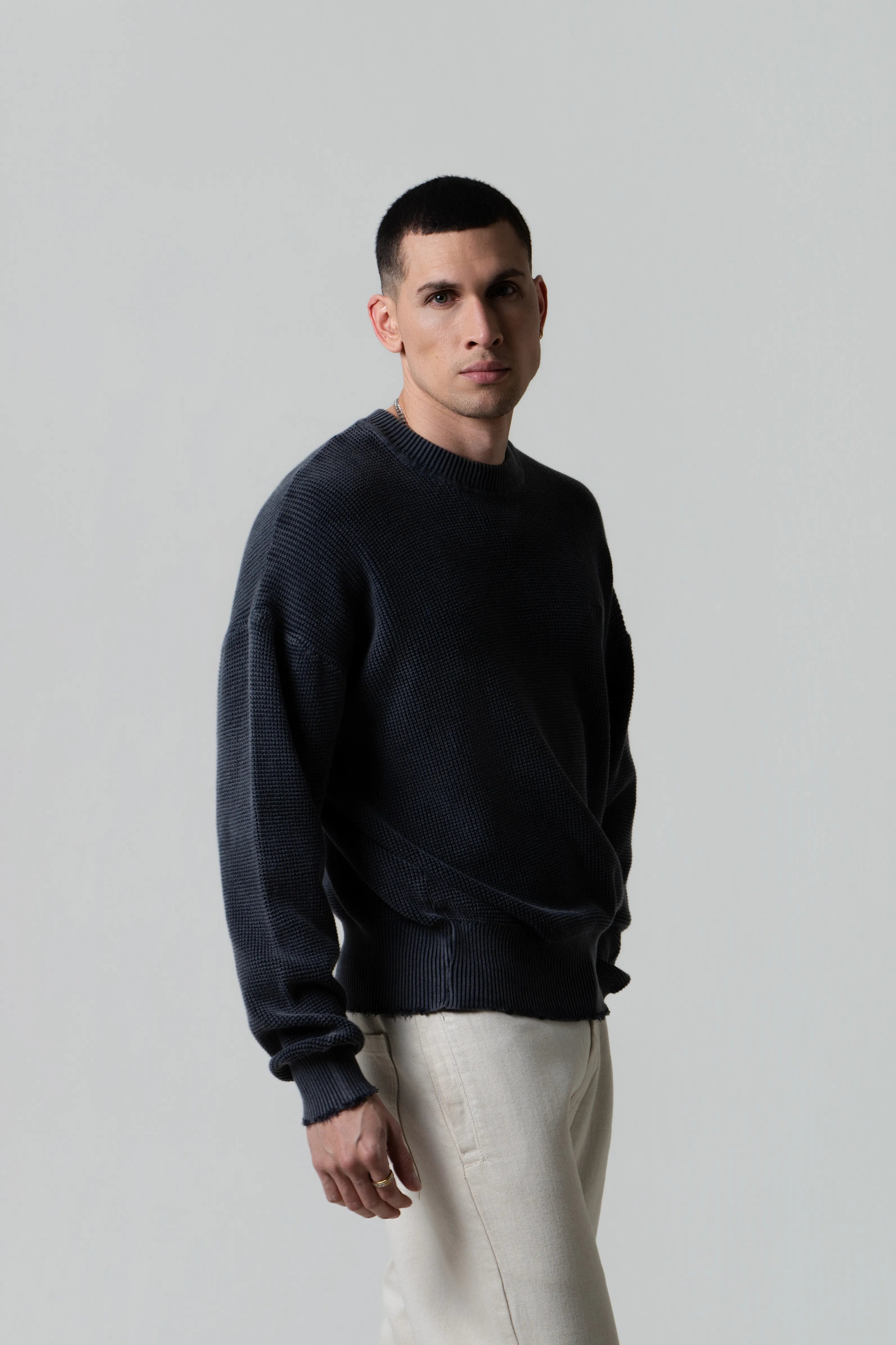 SWEATER CERRADO COLOR GRIS MEDIO