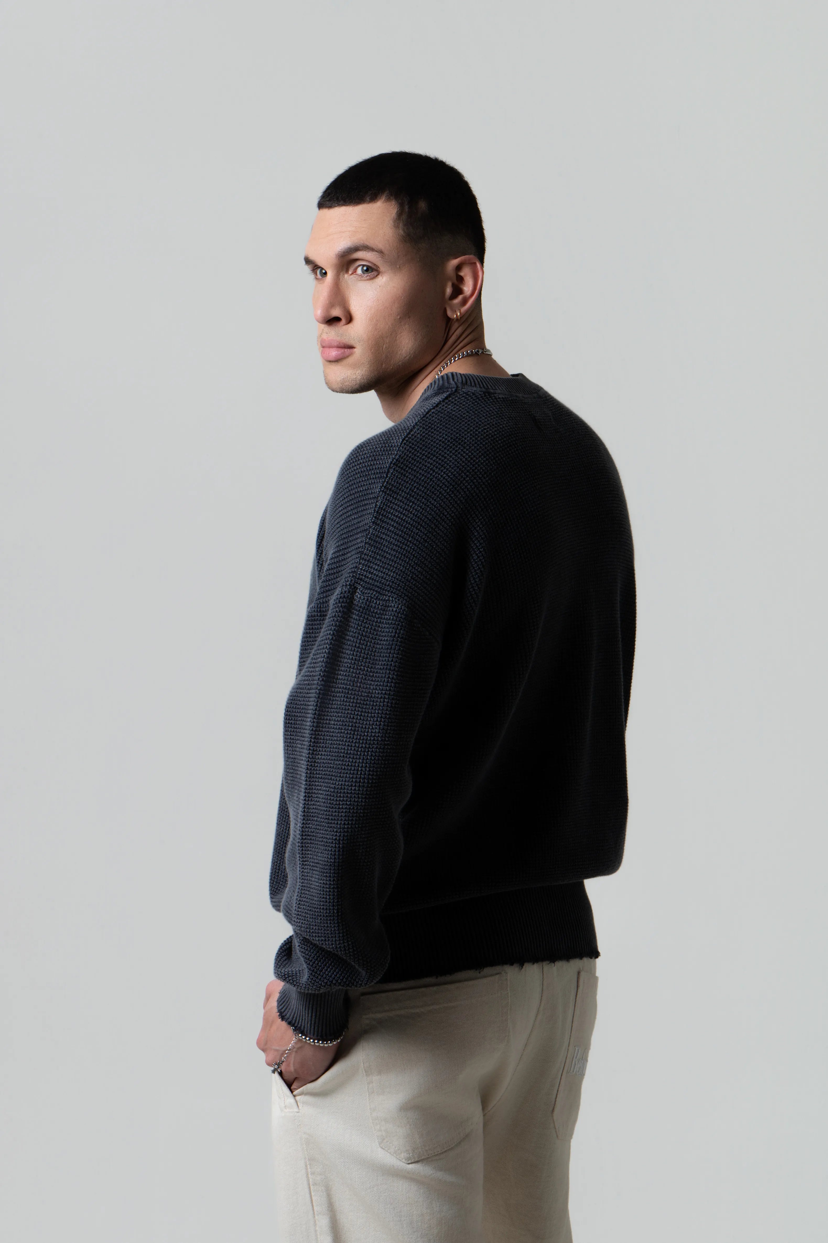 SWEATER CERRADO COLOR GRIS MEDIO