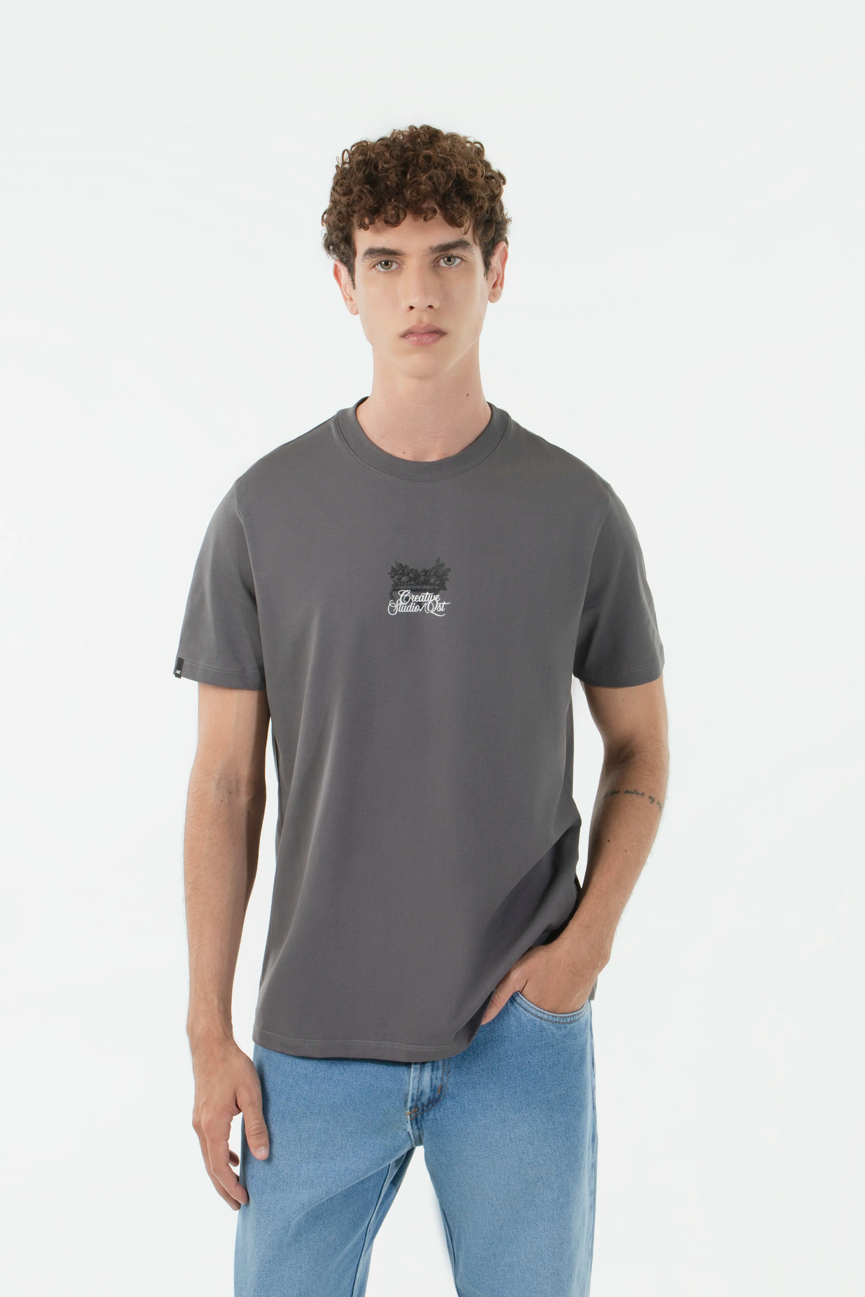 CAMISETA ESPECIAL ESTAMPADO LOCALIZADO COLOR NEGRO-GRIS