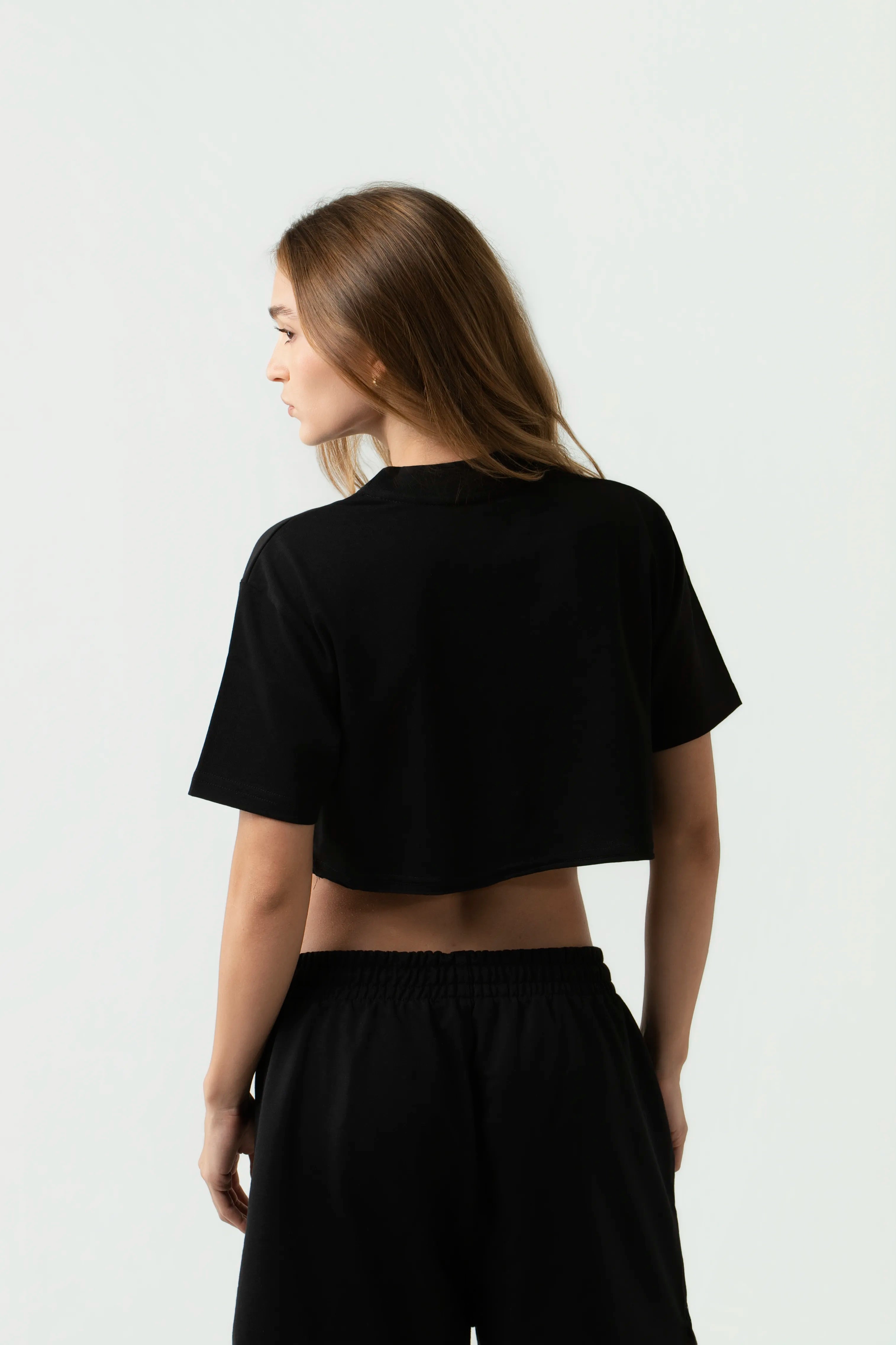 CAMISETA MANGA CORTA COLOR NEGRO