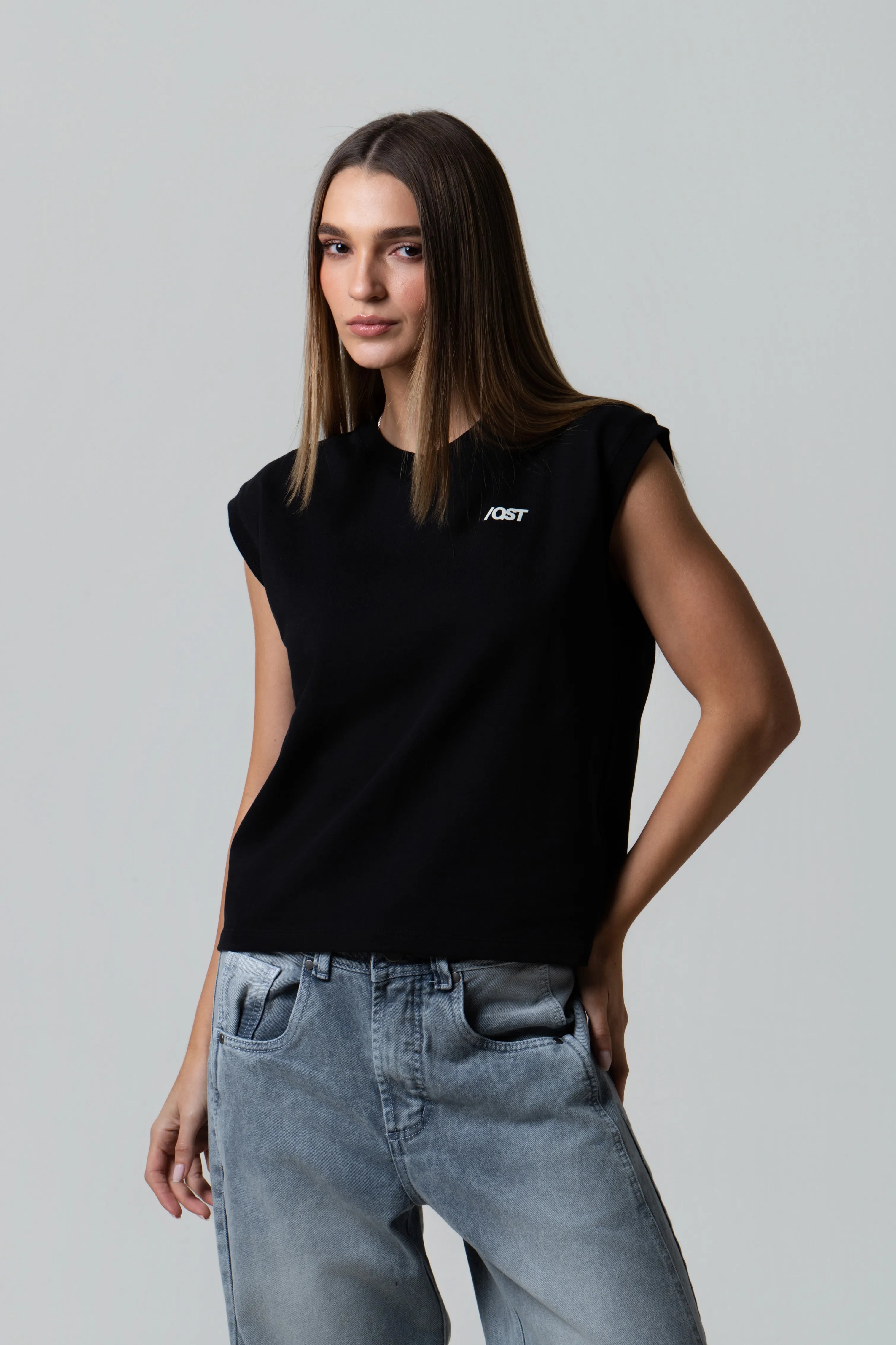 CAMISETA MANGA CORTA COLOR NEGRO