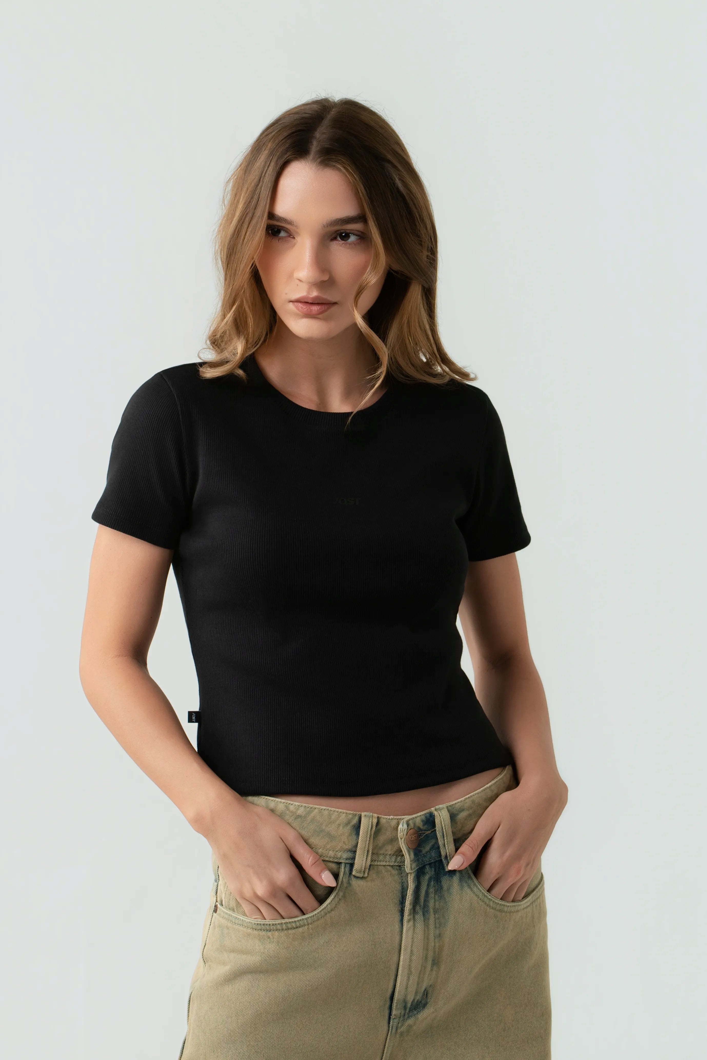 CAMISETA MANGA CORTA COLOR NEGRO