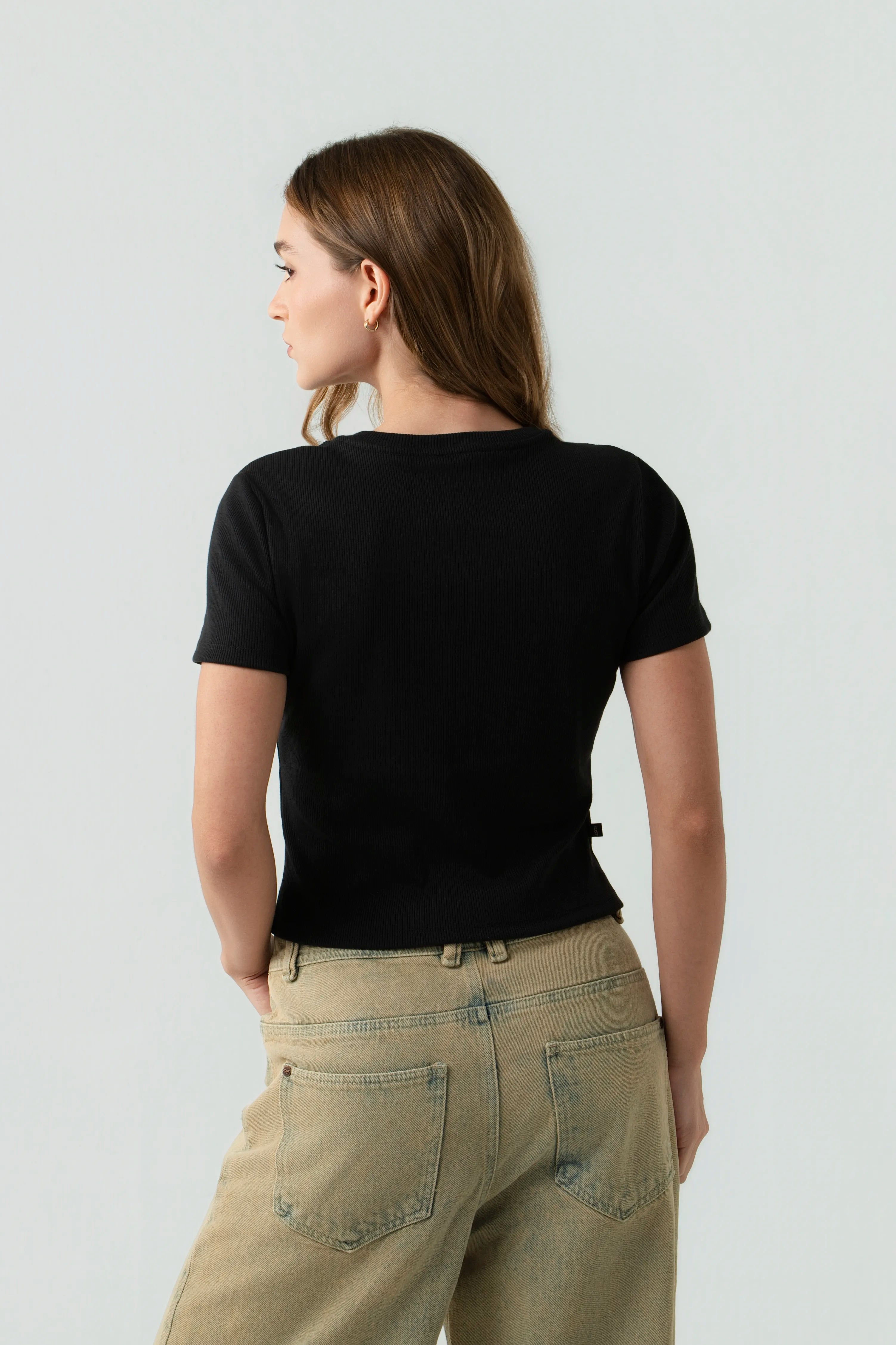 CAMISETA MANGA CORTA COLOR NEGRO